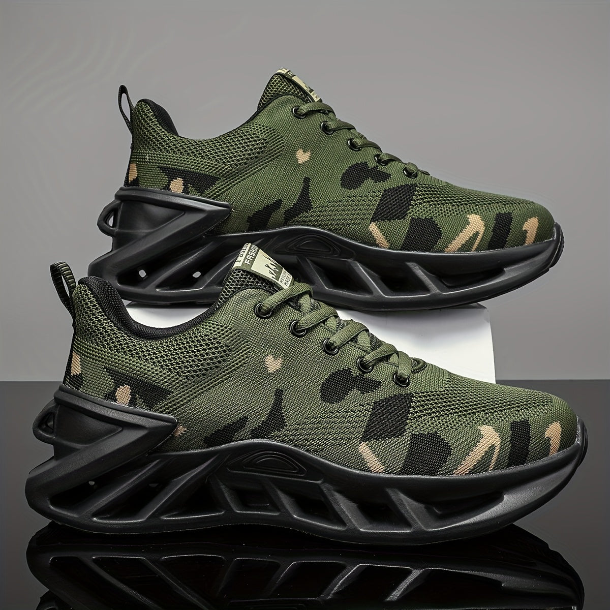 Camouflage Breathable Mesh Running Shoes, All-Season Low Top Lace-Up Sneakers with Rubber Sole And Fabric Insole for Casual Outdoor Sports