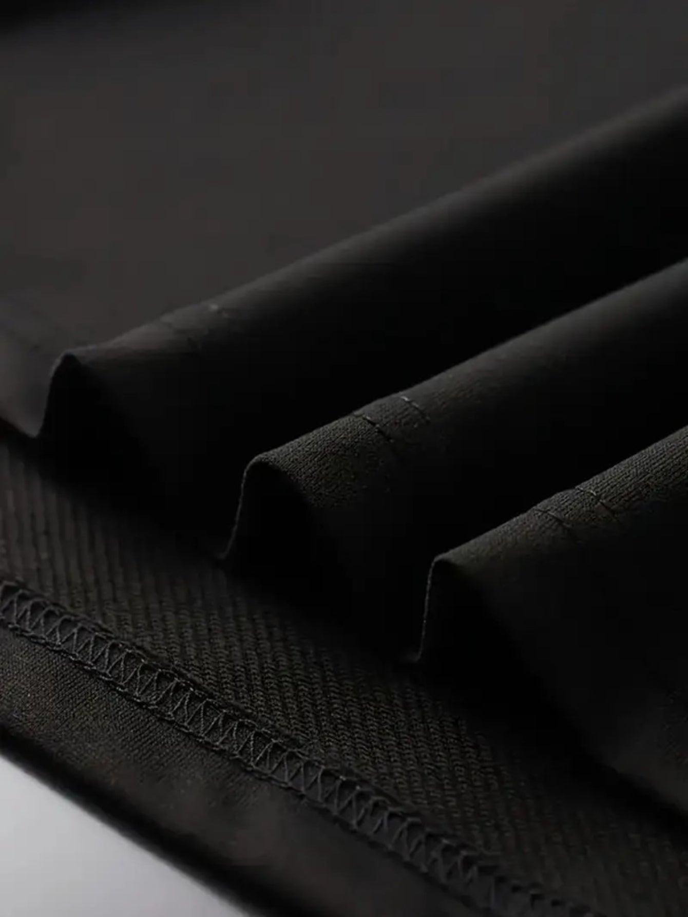 Men'S Round Neck T-Shirt | Loose Fit Black Lightweight Fabric, Suitable for Casual Wear, Summer, Fashionable Casual Style, Smooth Texture, Machine Washable, Crew Neck Top, Perfect for Daily and Party Wear