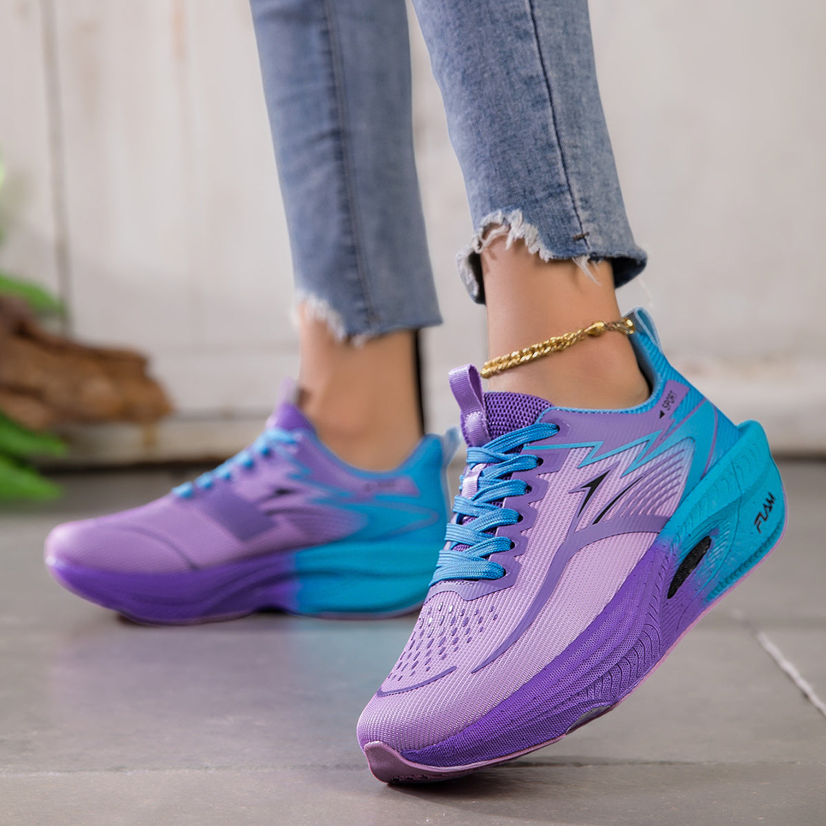 Breathable Sports Running Shoes for Women, Suitable for Daily Fitness And Outdoor Jogging. Stylish And Casual Shoes with Soft Soles And Light Weight, Perfect for Running in The Park Or Commuting. Available in Sizes 35-45., Women Shoes, Sneakers
