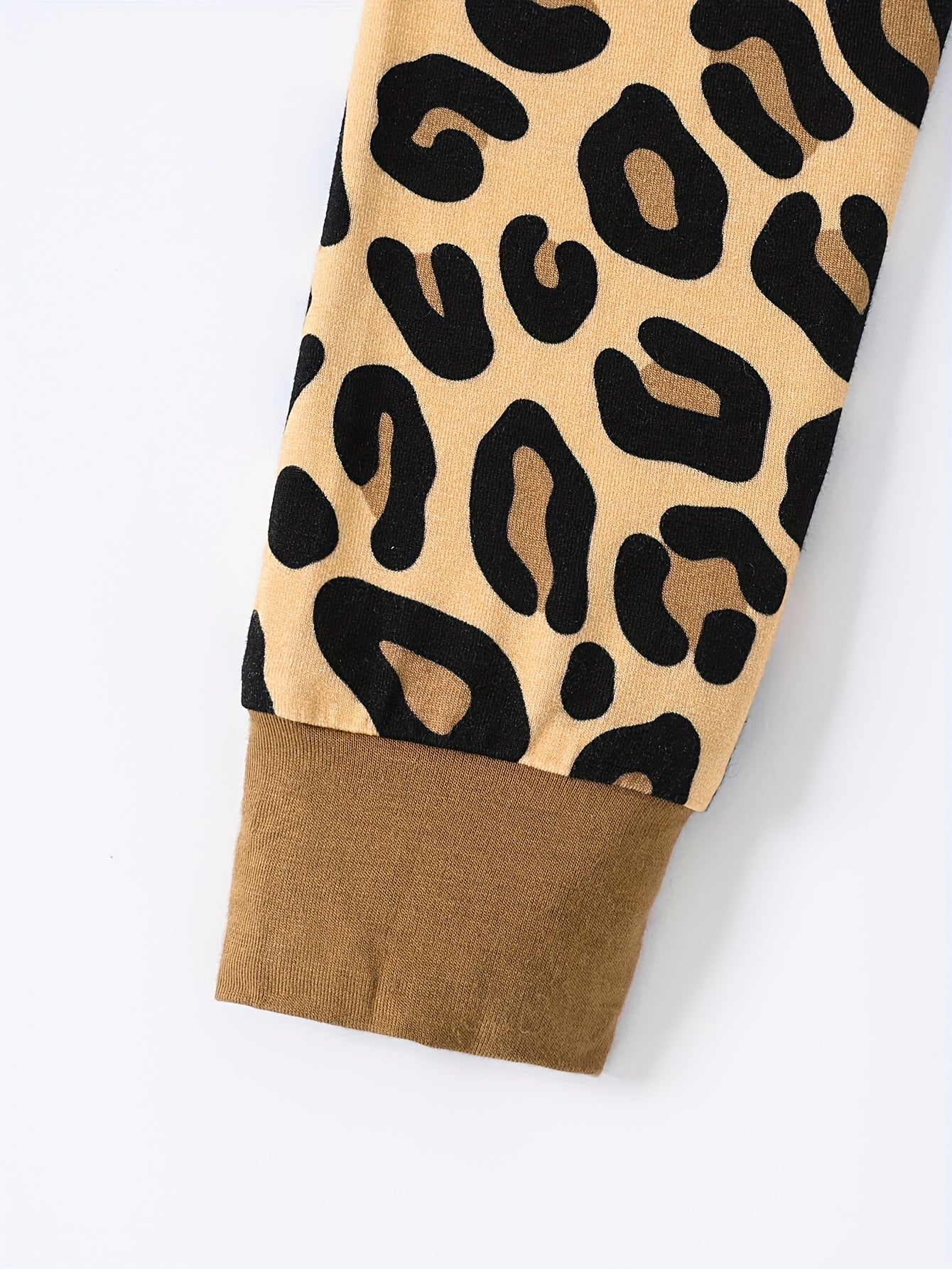 JUNBLEBABY Bamboo Fiber Skinny Pajama Set - Brown Leopard Print Long Sleeve And Pants, Stretchy Viscose Blend, Crew Neck, Casual Style for Youngsters
