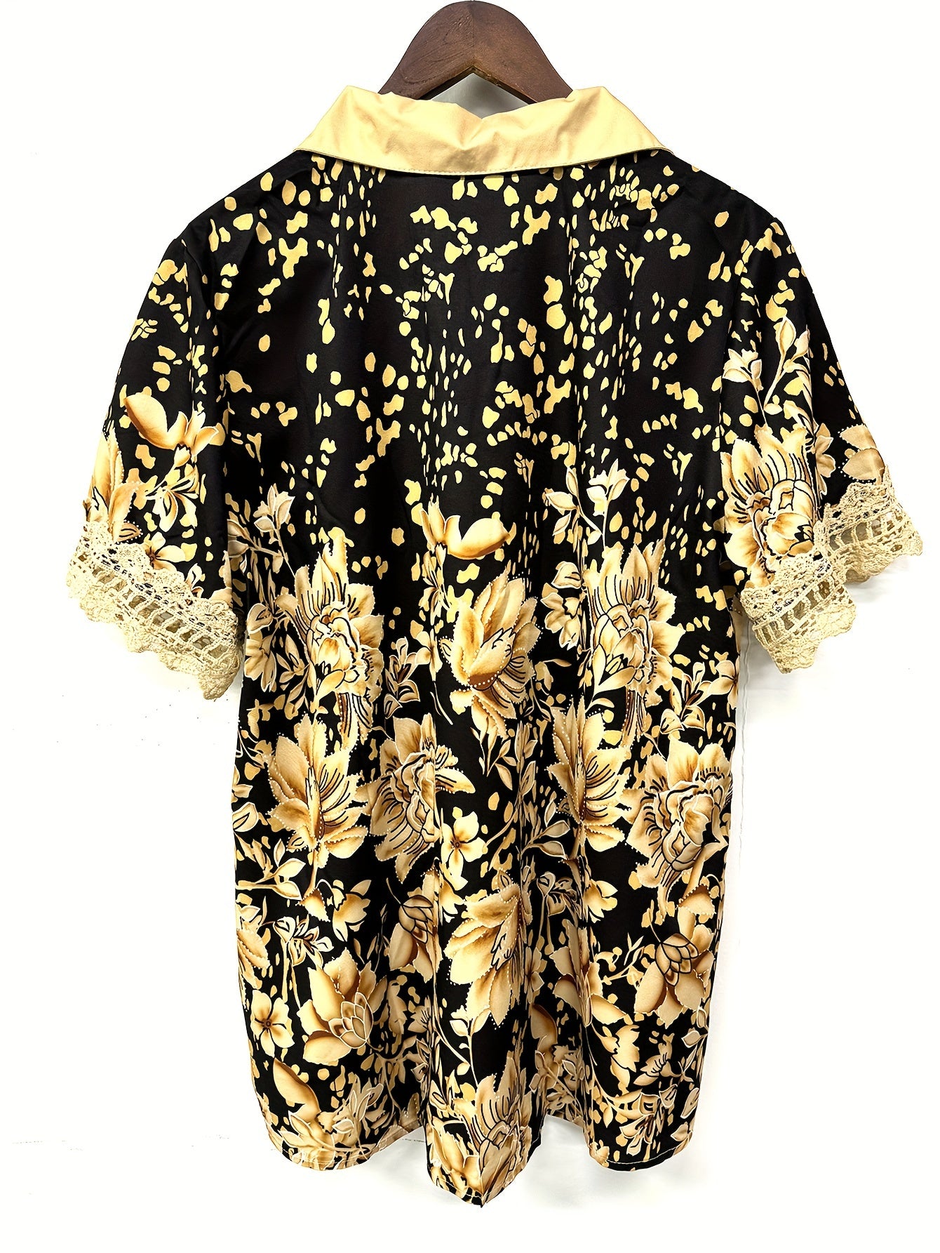 Plus Size - Plus Size - Women Short Sleeve V-Neck Lace Stitching Hollow Floral Print Top