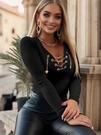 Fashionable Women's Long-sleeved T-shirt, Elegant And Casual, Slim-fitting V-neck, Metal Chain Decoration, Suitable for Spring, Autumn, And Winter