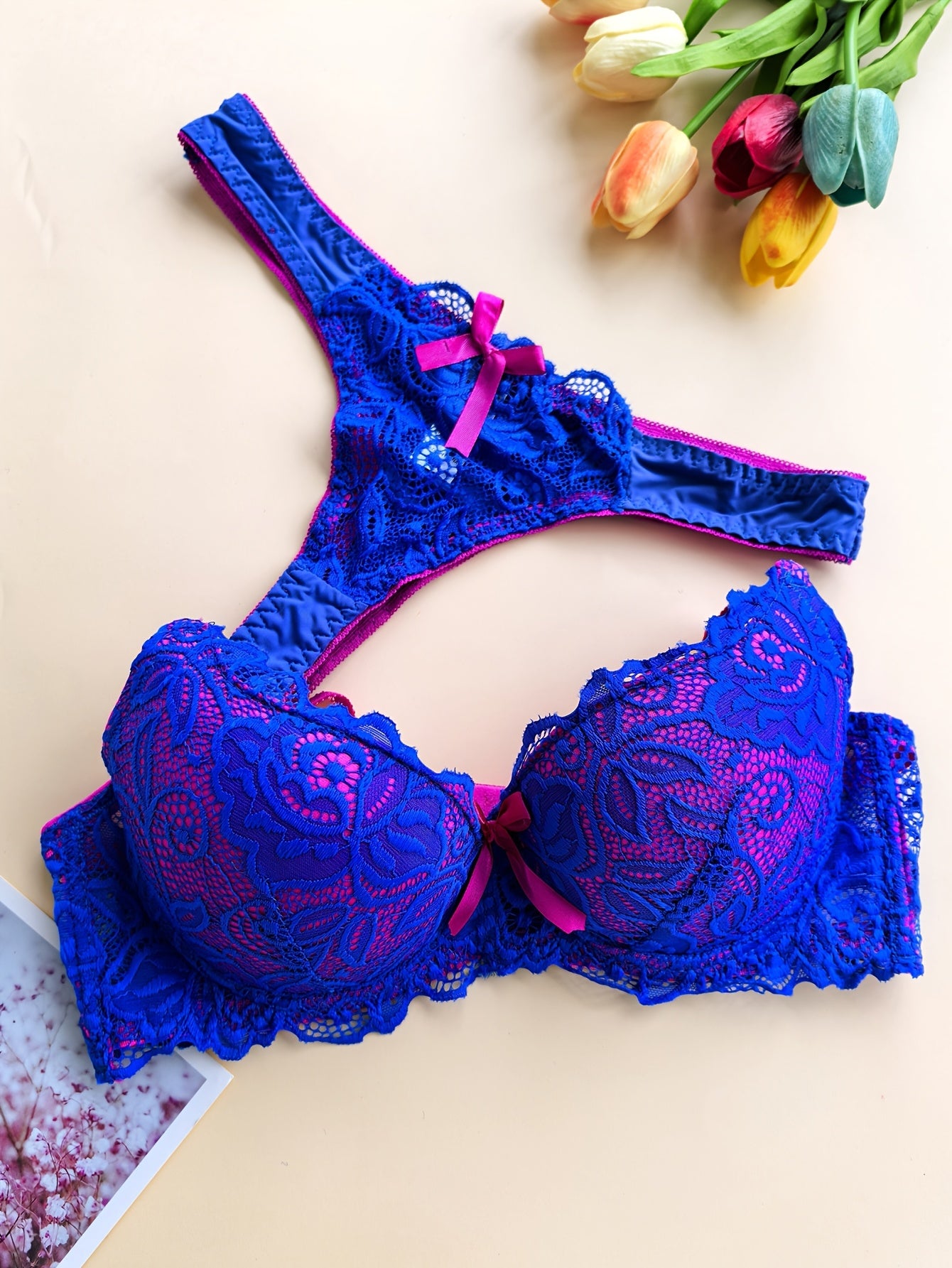 High-Quality French Lace Sexy Women'S Bra And Thong Panty Set with Exquisite Deep V Neckline