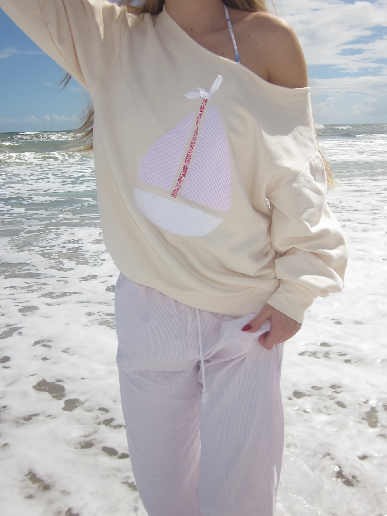 Off-shoulder Geometric Patch Appliqué Long-sleeve Sweatshirt, with a Three-dimensional Sailboat Pattern, Single-shoulder Pullover, New Spring/summer Style, Women's Clothing