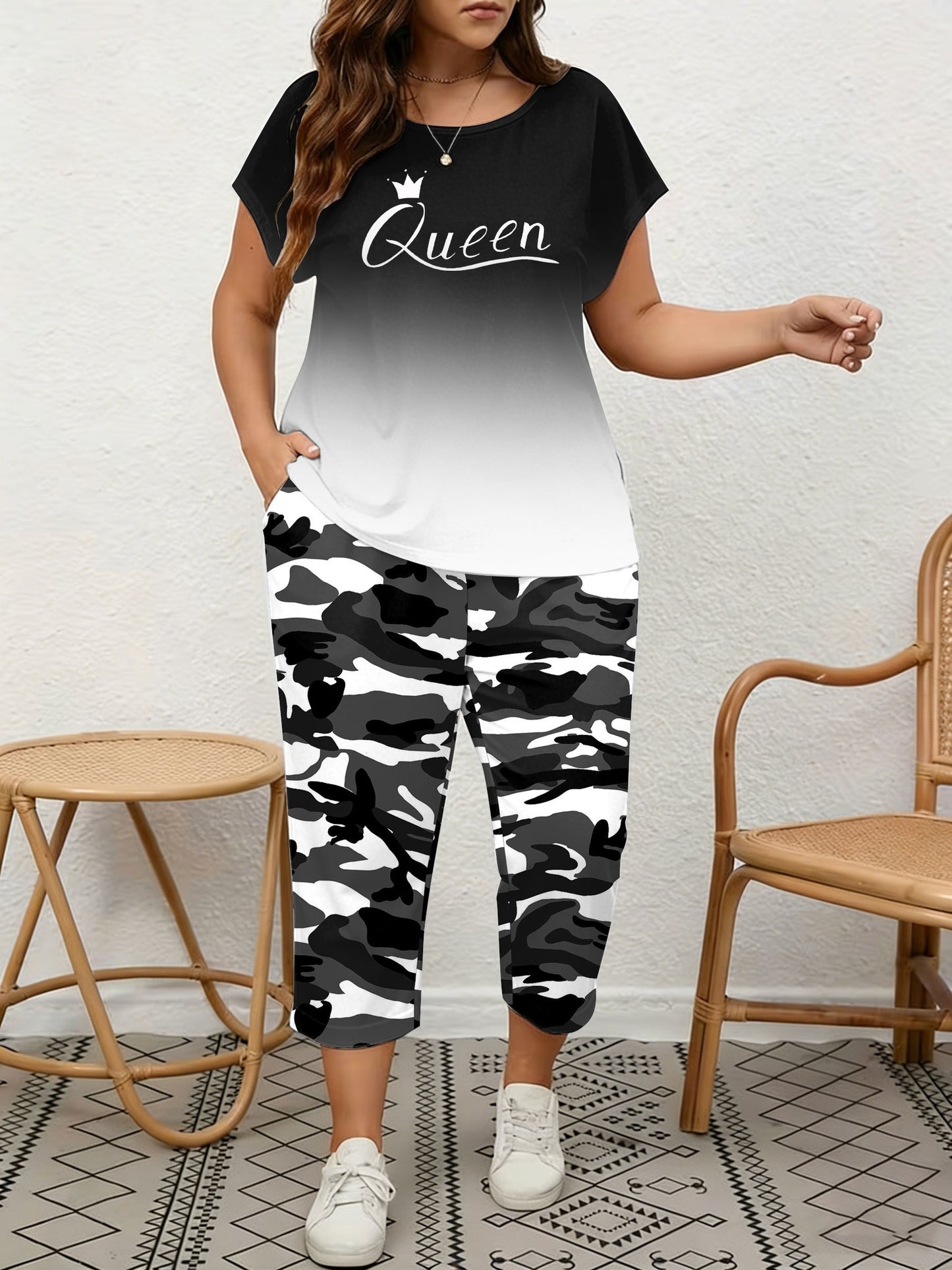 Plus Size, Spring/Summer Plus Size Women's 2pcs Set, Gradient Print And Queen Print, Round Neck Top with Capri Pants, Suitable for Home, Leis And Outings