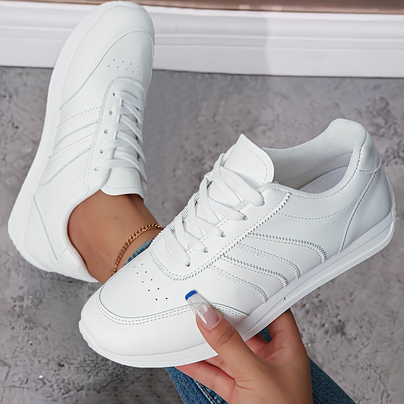 Fashion Versatile New Women's Casual Sports Shoes Soft Sole Comfortable and Not Tired Feet Large Size Women's Shoes Casual Wear, Women Shoes, Sneakers