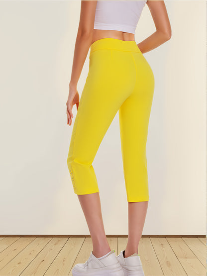 Women's Pull On Straight Leg Capri Pants Stretch Comfort Fit with Eyelet Detail And Two Pockets