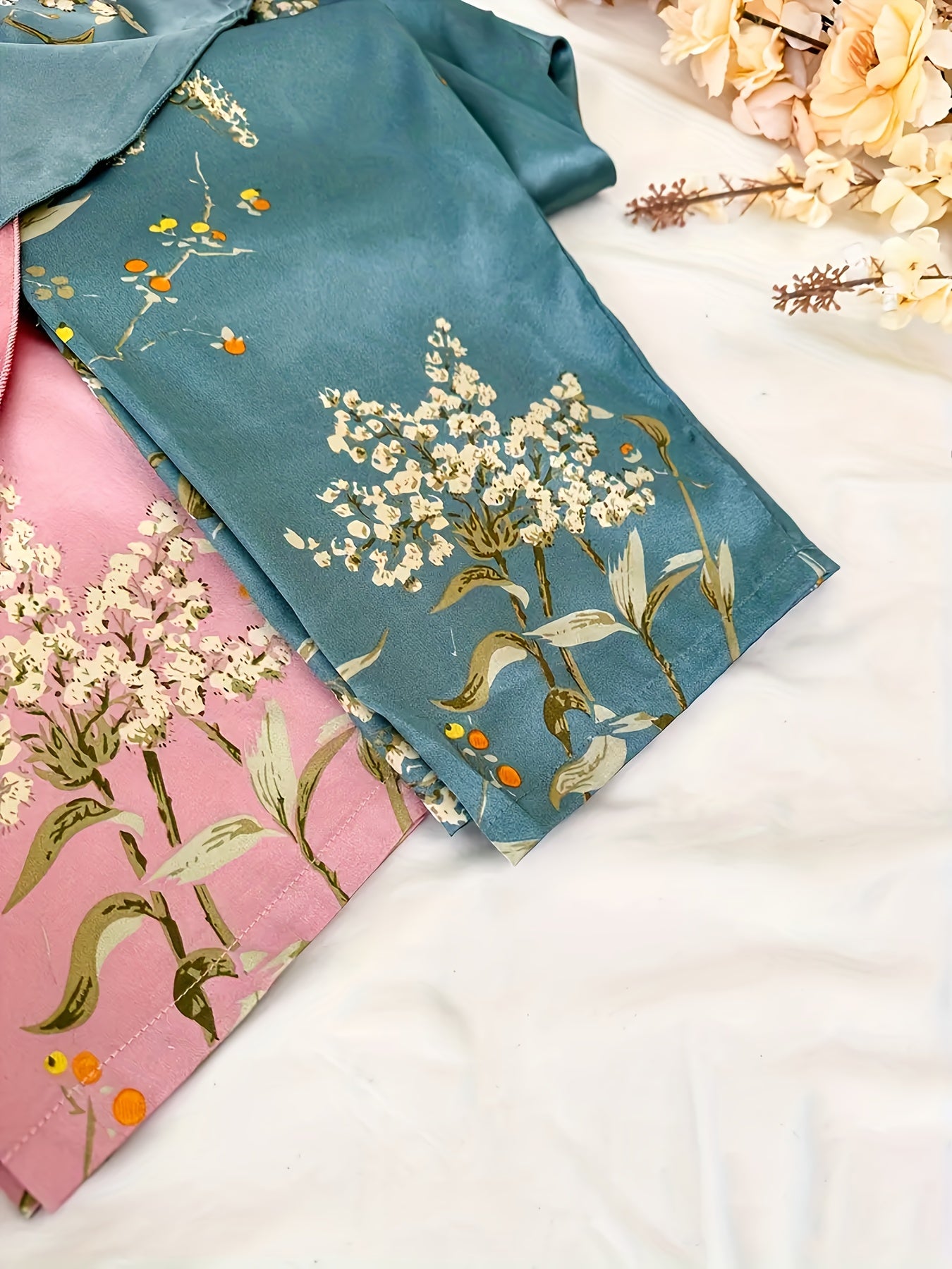 [Four-Piece Pajamas Set] Women's Elegant Small Cherry Print, Wearable in All Seasons, Pile Collar Suspenders Long Pajamas Set, Comfortable Four-Piece Set