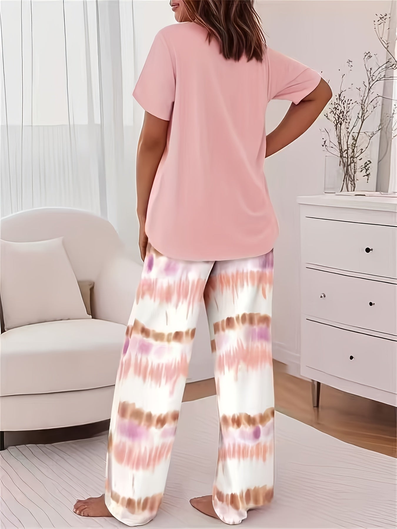Smiling-printed Round-necked Short-sleeved Top + Gradient-colored, Loose-fit Straight-leg Pants Set
