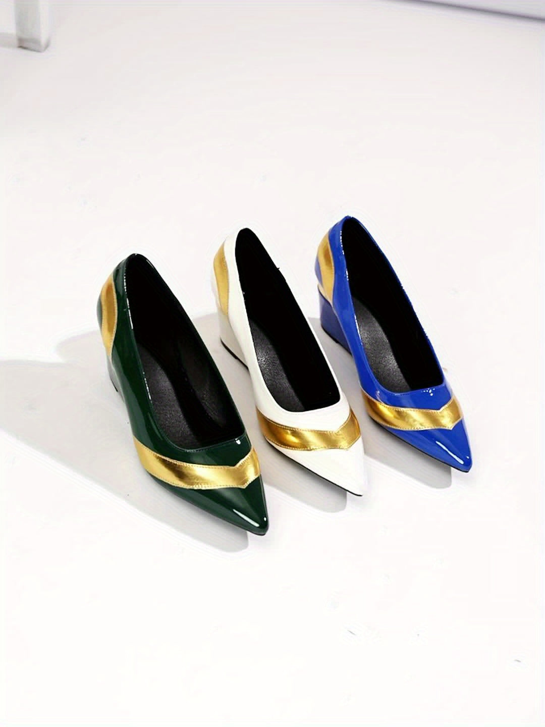 A Pair of Women'S Single Shoes with Black And Golden Color, Pointed Toe, Thick-Soled Comfortable Wedge Heels, Fashionable Leisure Elegant High, Shopping Banquet Commuting Single Shoes, Four Seasons Fashion High-Grade Noble Versatile ., Women Shoes