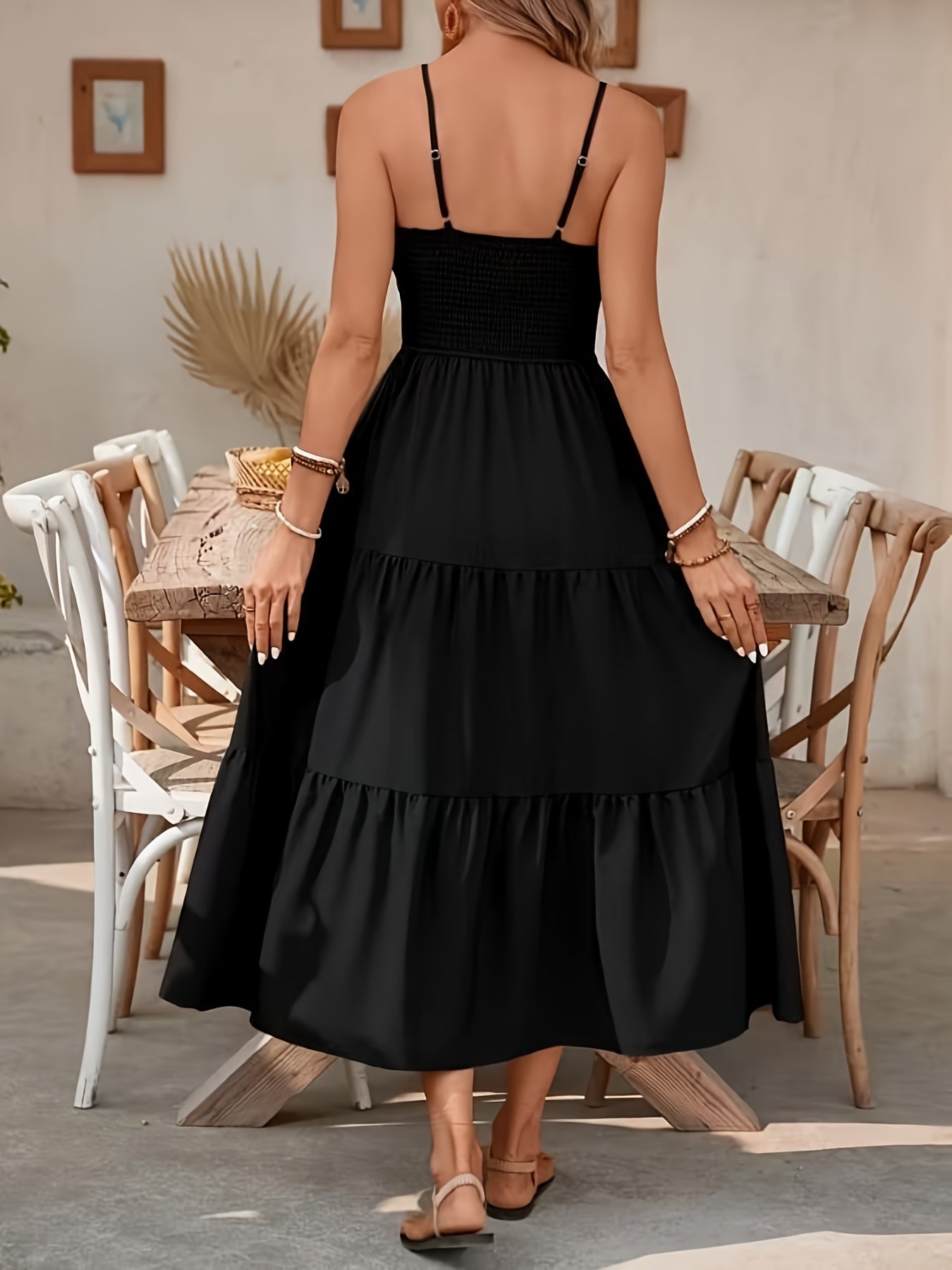[Elegant Fitted Dress] The New Spring/Summer 2026 Halter Layered Waist-Cinching Solid Color Fitted Dress for Women's Wear Is Elegant In Style And Affordable In Price