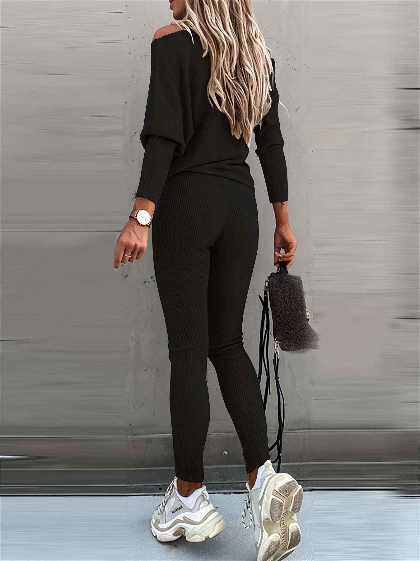 Casual Two-Piece Outfit Featuring a Long-Sleeve Pullover And High-Waisted Drawstring Pants, Ideal for