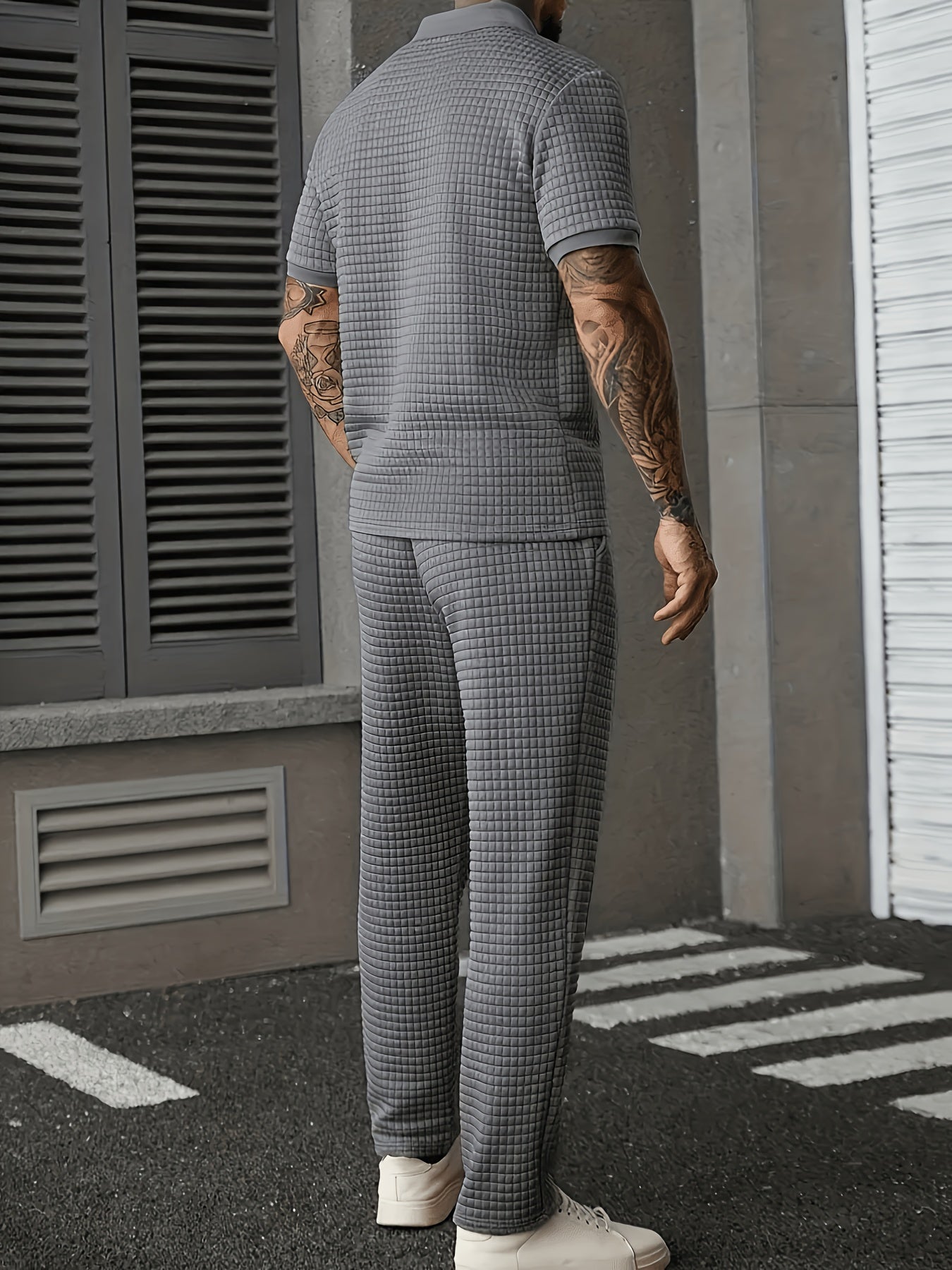2pcs Men's Summer Commuter Casual Suit: Textured Fabric Half-zip Shirt Paired with Stitched Front Trousers, 2pcs Menswear, Vintage Style, Comfortable Fit.