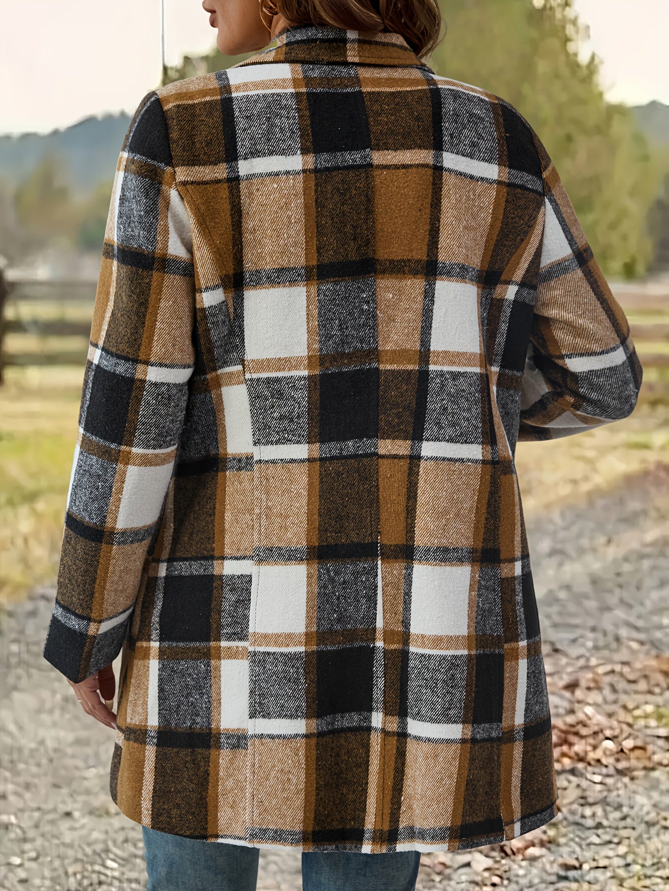 A Long Lapel Single-breasted Checkered Coat with A European And American Style, Unlocking Fashionable Autumn And Winter Outfits