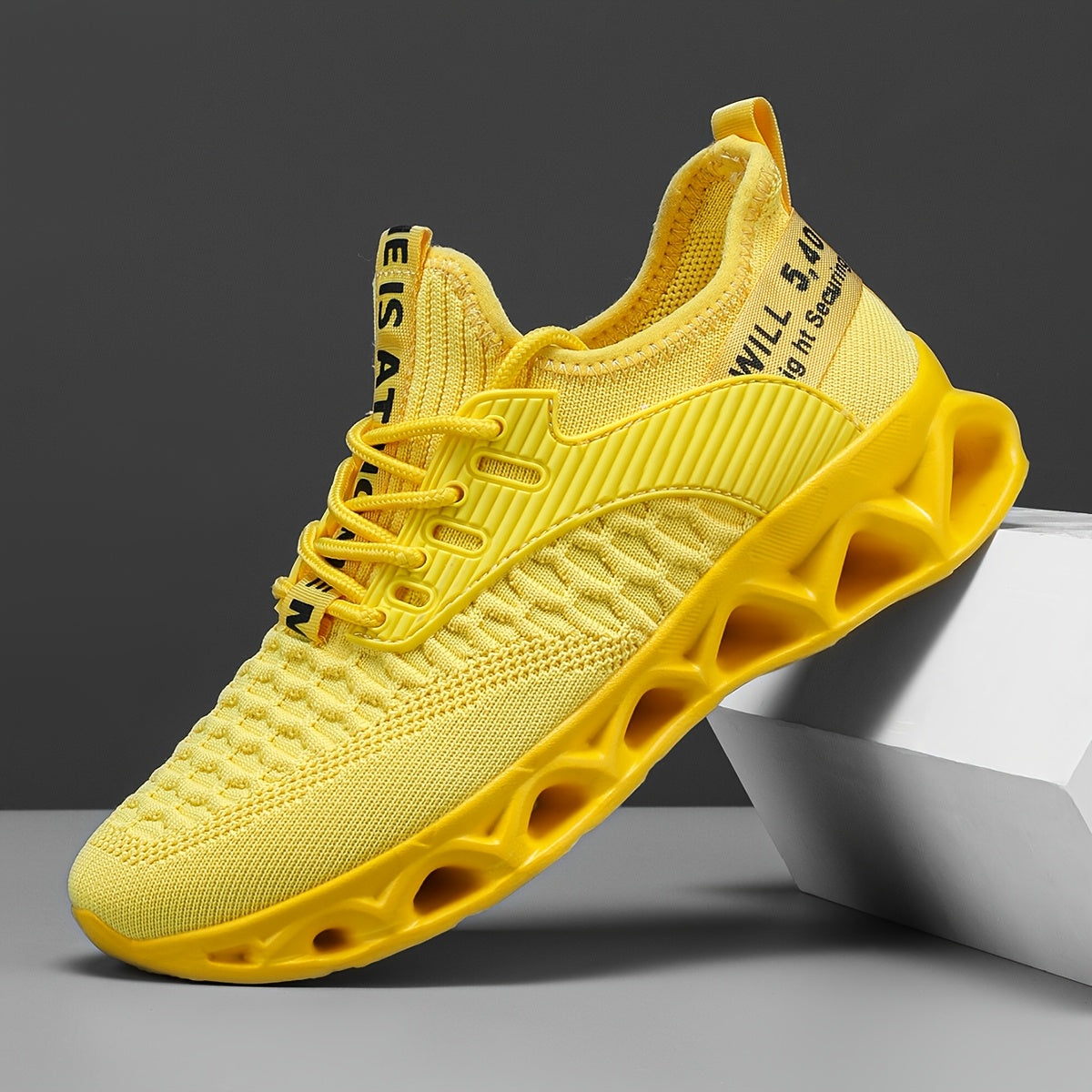 Black Sneakers for Men And Women Summer Mesh Breathable Running Shoes Comfortable Soft Sole Hollow Mesh Shoes Light Trendy All-In-One Walking Women'S Casual Shoes Large Size Couple Shoes Fitness Jump Rope Playing Women'S Shoes