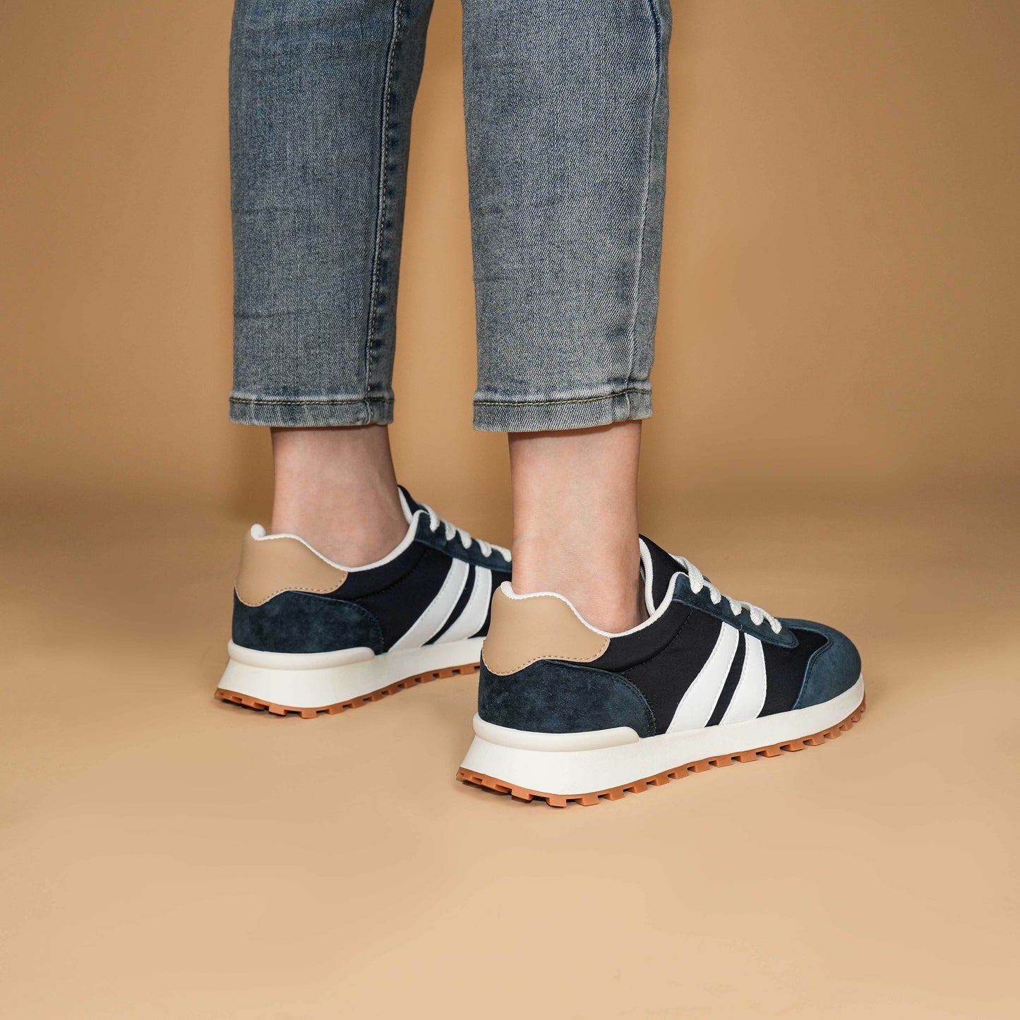 Women's Genuine Leather Chunky Lug Sole Lace Up Running Shoes Casual Designed Fashion Sporty Sneakers AA1127n