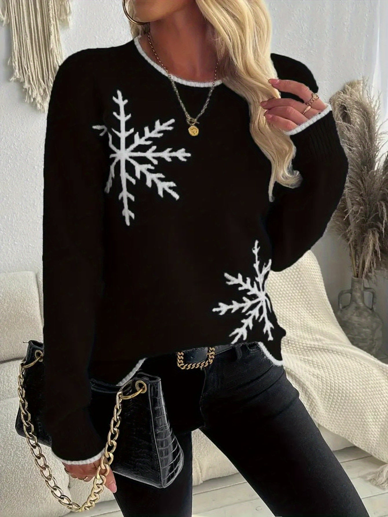 Women'S Snowflake Print Sweater - Winter Season, Holiday Style, Long Sleeves, Contrast Trim, Trendy Holiday Fashion, Ideal for Christmas Parties, Winter Outings, And Festive Events