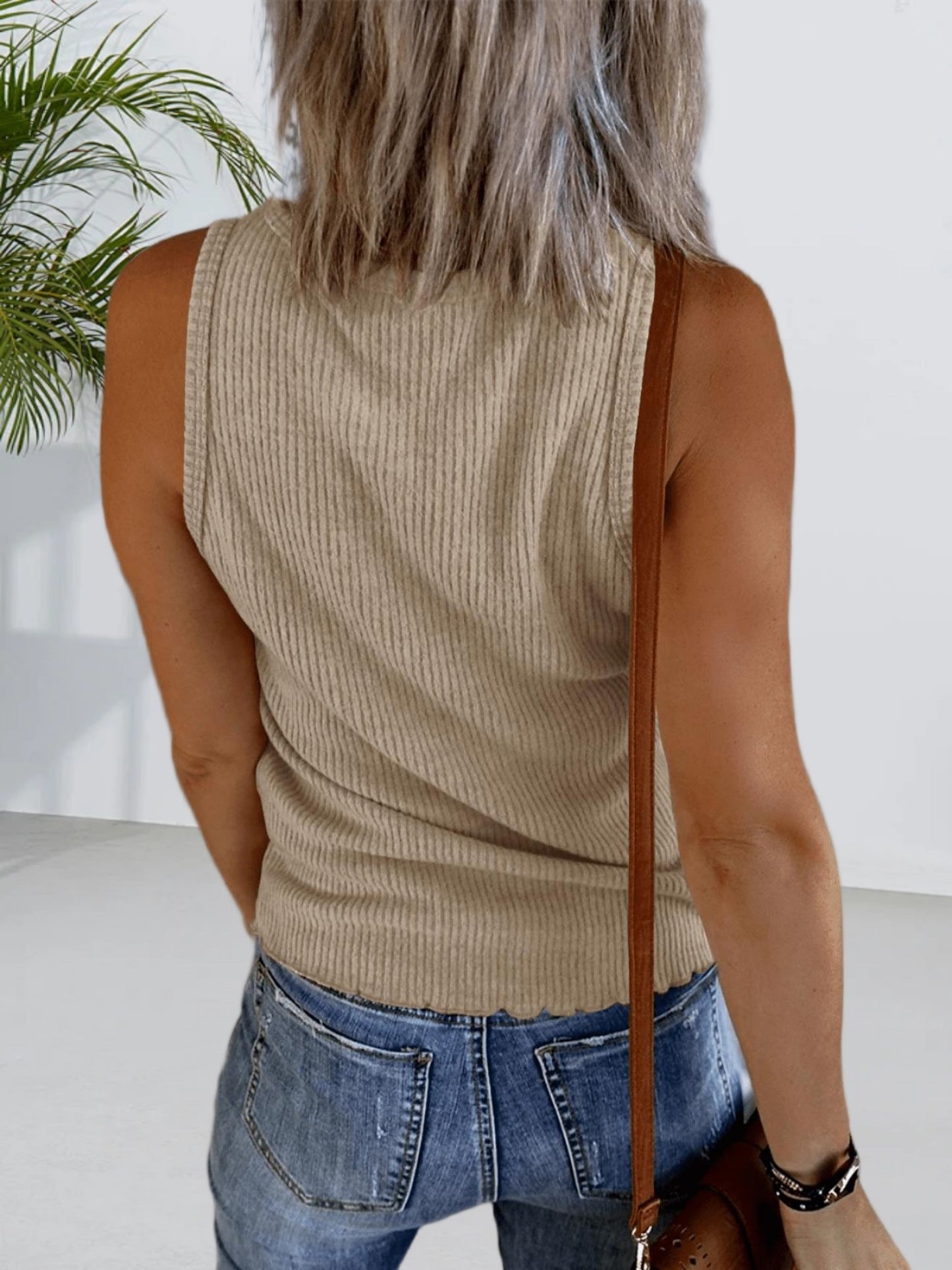 Casual Tees for Everyday Wear, Featuring Solid Color Vests with a Round Neck, Perfect for Spring And Summer
