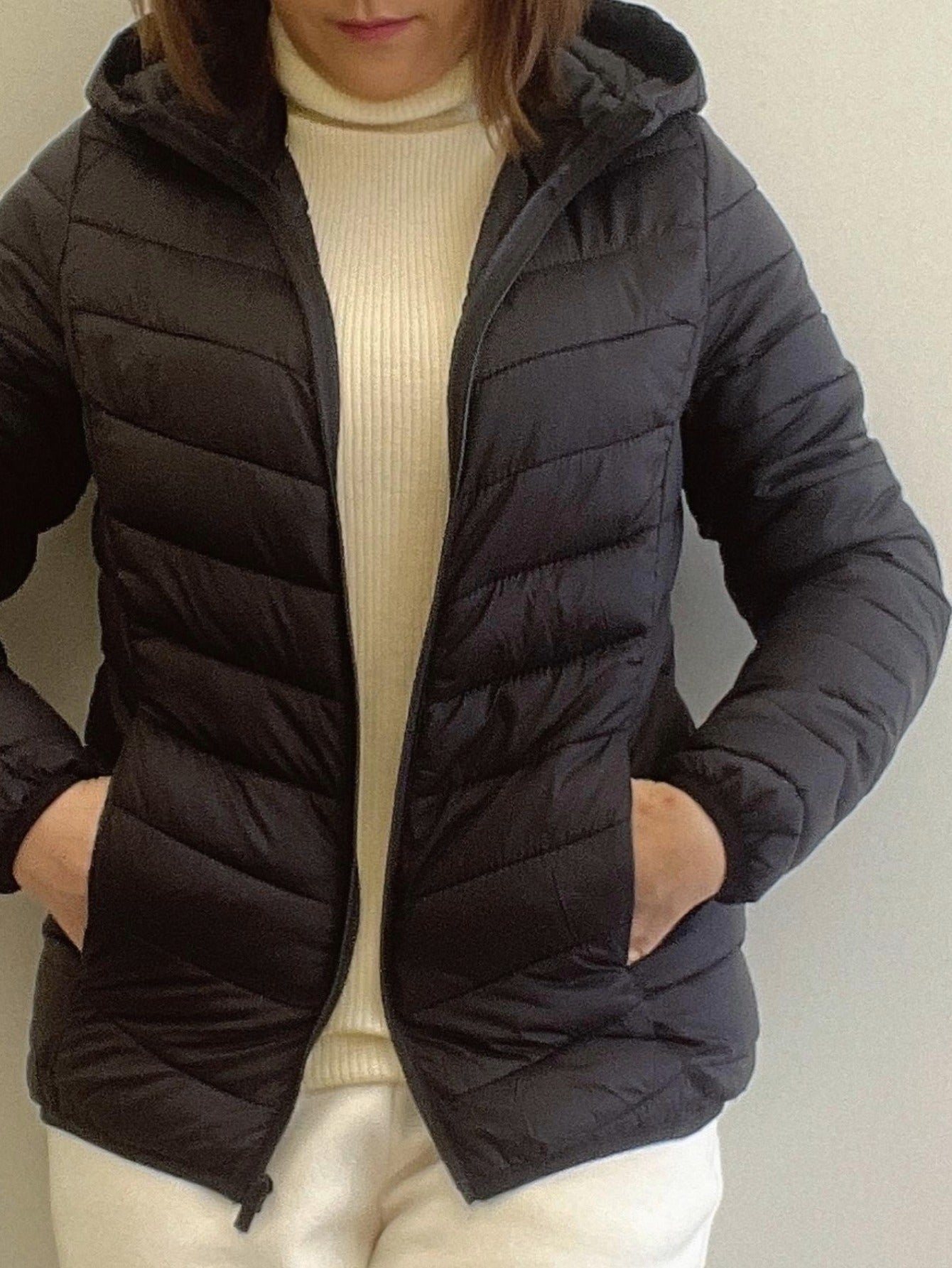 Women's lightweight and warm zipper double pocket hood, casual and fashionable long sleeved autumn and winter coat.