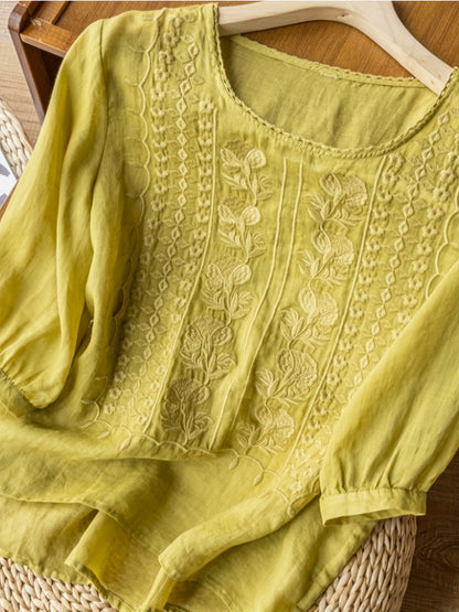 Women'S Embroidered T-Shirt in Various Colors and Sizes