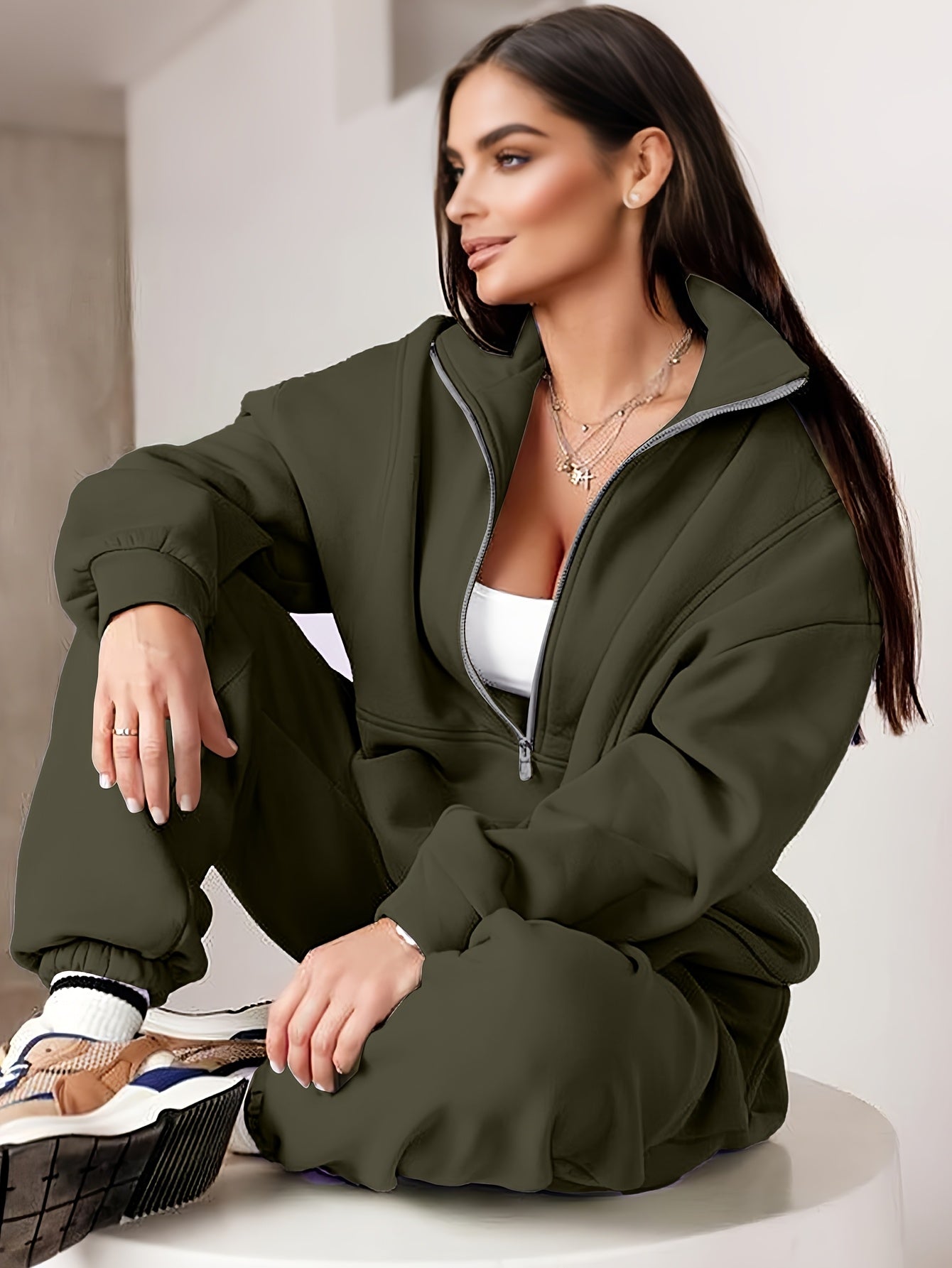 A Set of Autumn And Winter European And American Women'S Two-Piece Suits, Sweatshirts, Trousers, Fleece Sports, Street Fashion And Casual Suits