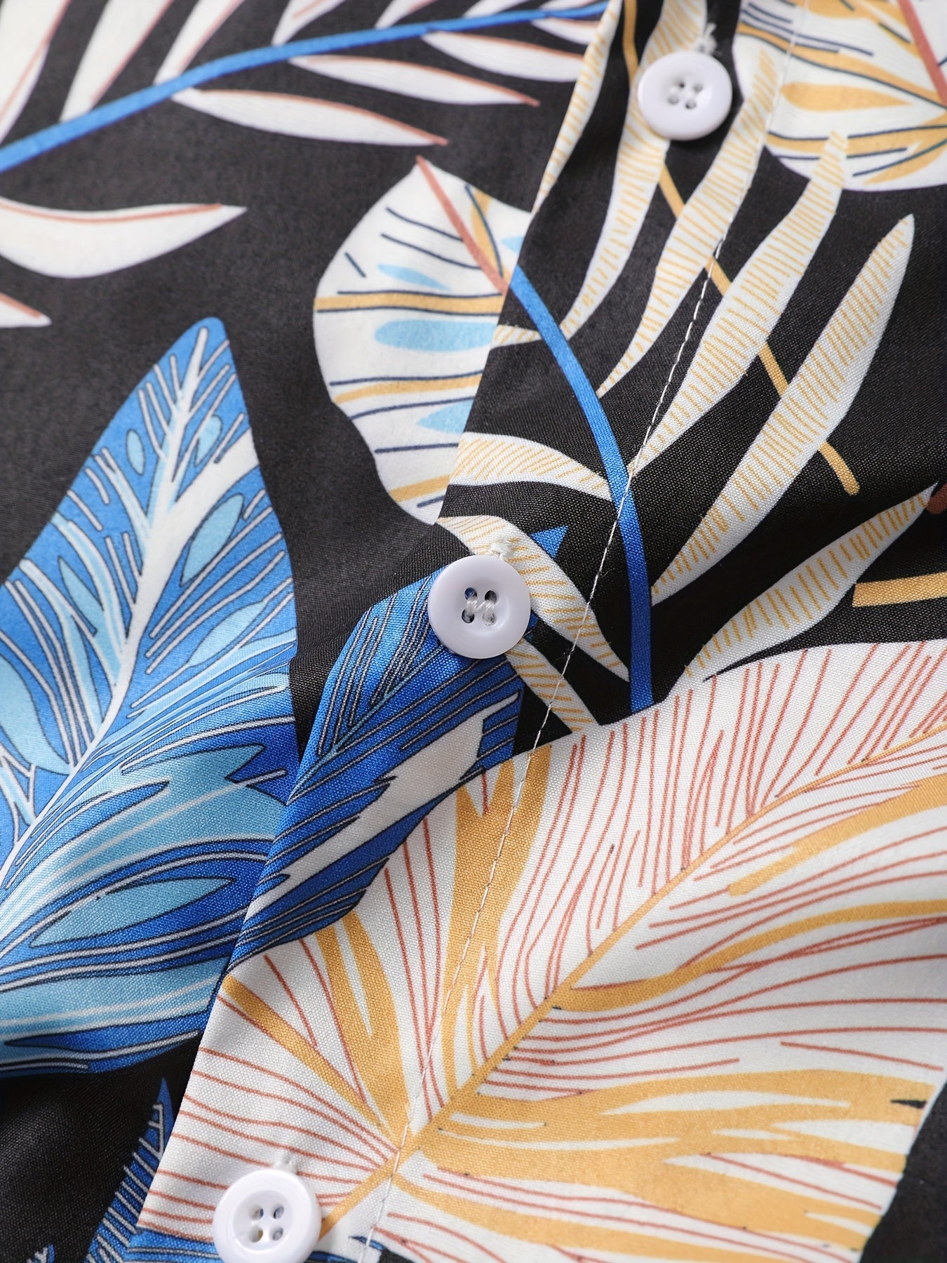 Set of 2pcs: Men'S Summer Short-Sleeve Button-Up Shirt And Shorts.