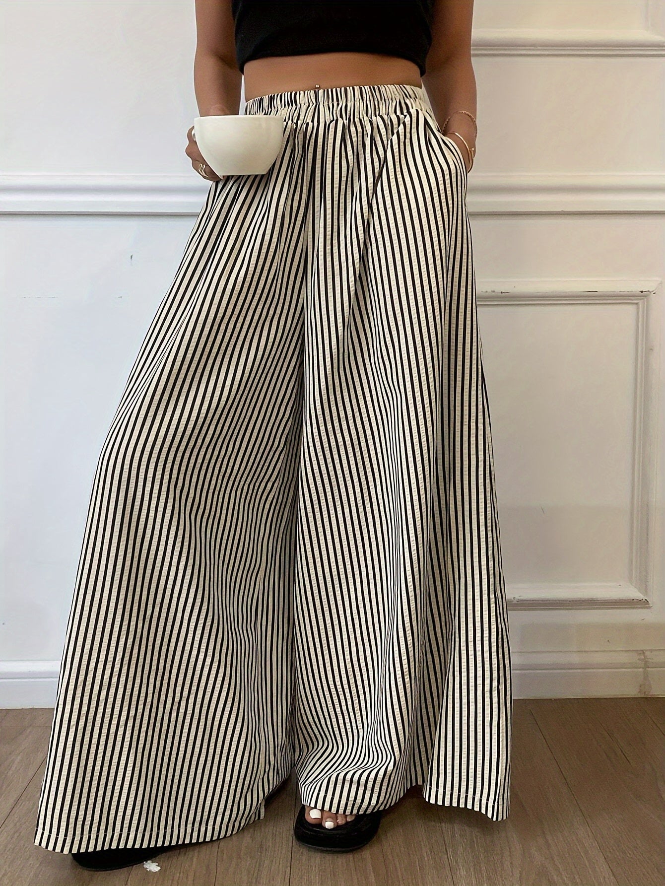 Casual Women'S Striped Wide-Leg Trousers Made Of, Featuring an Elastic Waistband, Machine Washable Fabric, Vertical Stripes, And Suitable for Comfortable Wear Throughout The Year