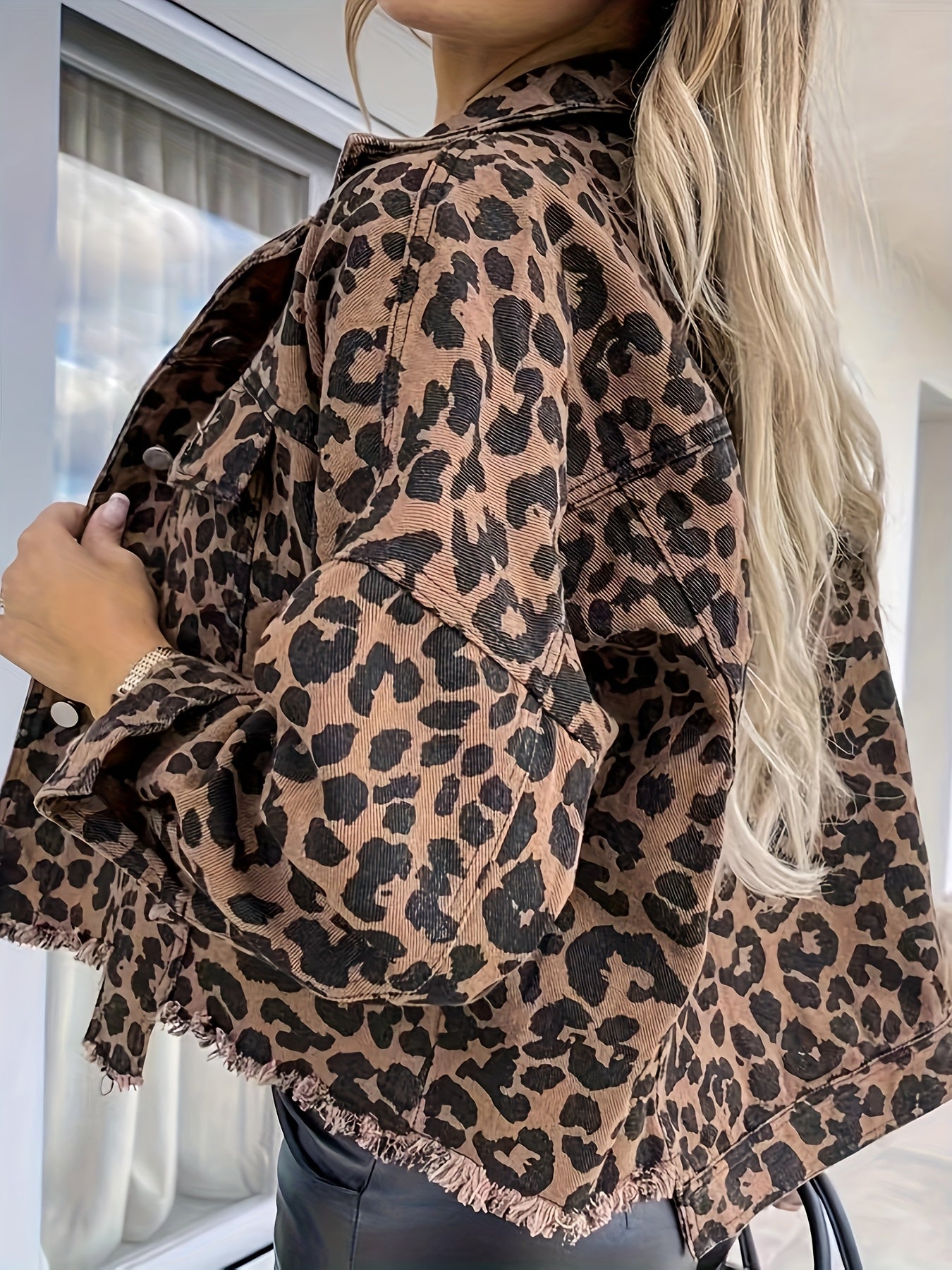 2025 New Casual Jacket with Long Sleeves in Denim And Leopard Print