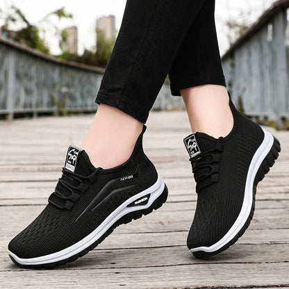 Lightweight And Breathable Slip-On Sneakers for Both Men And Women, Featuring a Woven Design That Prevents Slipping. These Outdoor Training Shoes Have a Pu/Fabric Upper And Lining, a Low-Top Round Toe Design, Making Them Perfect for Running