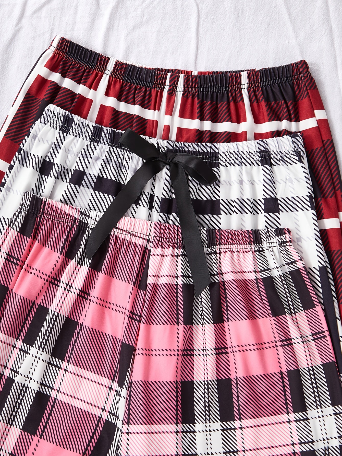 A Six-Piece Set of New Casual Home Wear for Women with Heart-Shaped Printed Pockets, Long-Sleeved And Short-Sleeved Tops, Checked Trousers And Pajama Sets