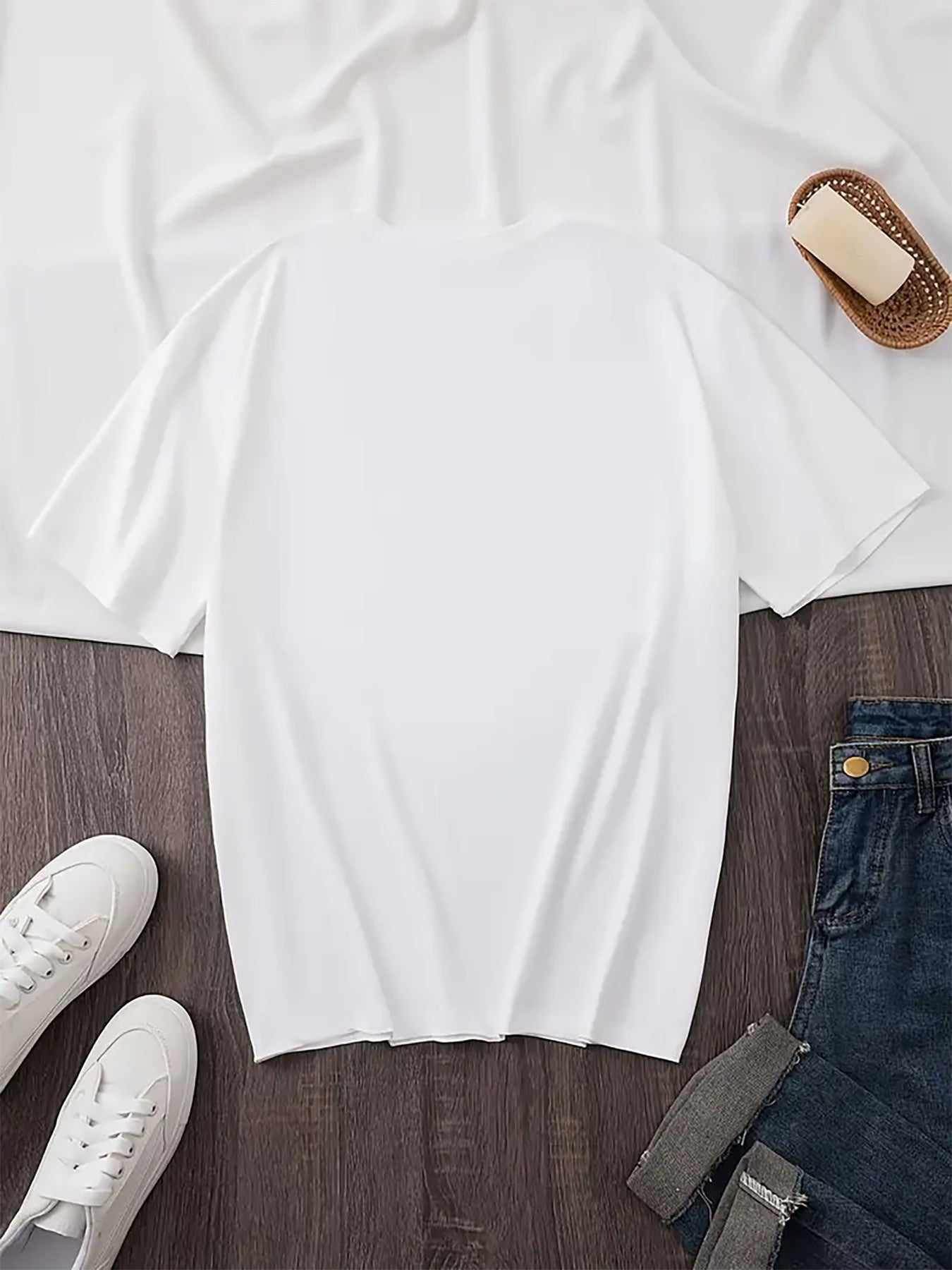Plus Size - Plus Size - Short Sleeve Crew Neck T-Shirts for Plus Size Women (1XL-5XL) Featuring Patterns And Letter Designs, Made from Soft And Comfortable Fabric, Perfect for Festive Occasions, Making an Excellent Holiday Gift