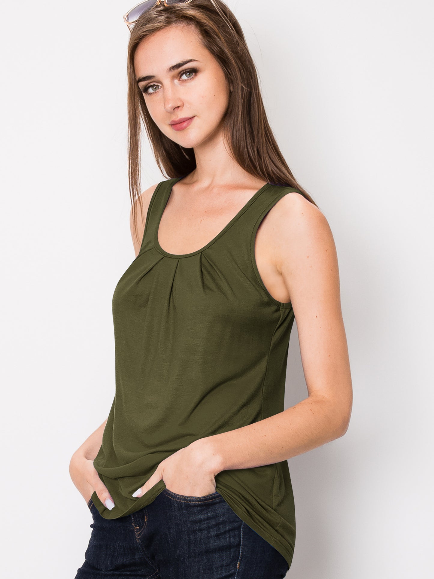 Women's Sleeveless Scoop Neck Loose Fit Tank Top