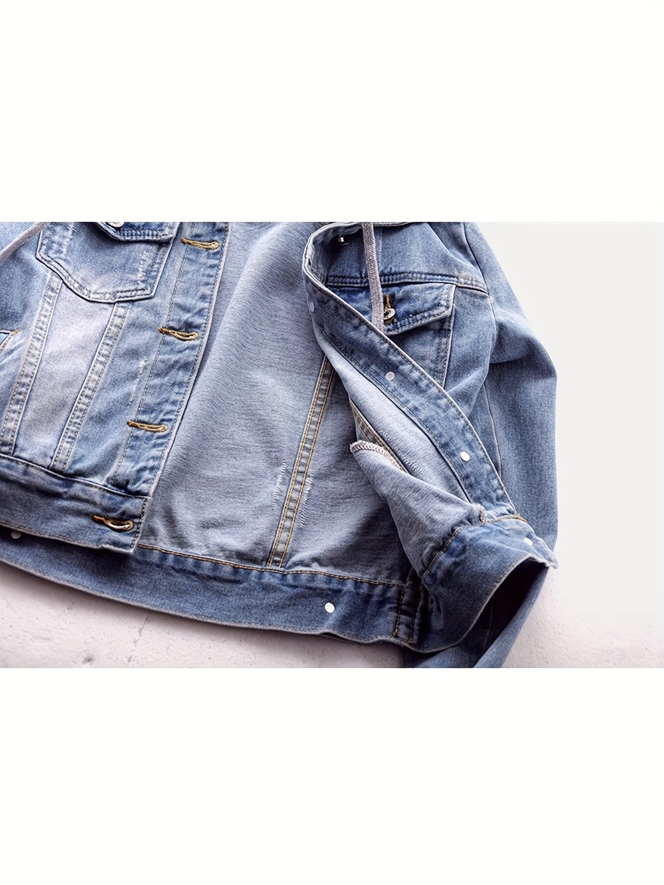 Plus Size Women's Casual Denim Jacket, Long-sleeved Hooded Short Denim Coat. The Hood Can Be Detached. It Is Suitable for Spring And Autumn Seasons And Any Occasion