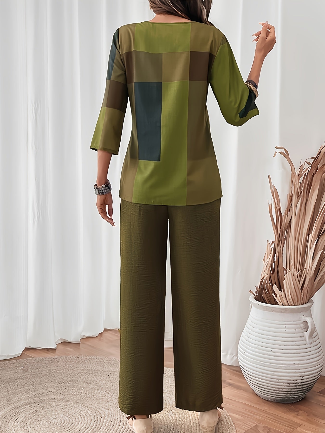 Elegant Women's Two-Piece Set - Round Neck Top And Wide Leg Pants with Checkered Patchwork Print, Polyester Material, Simple And Casual, Soft And Skin-Friendly, Perfect for Spring And Summer