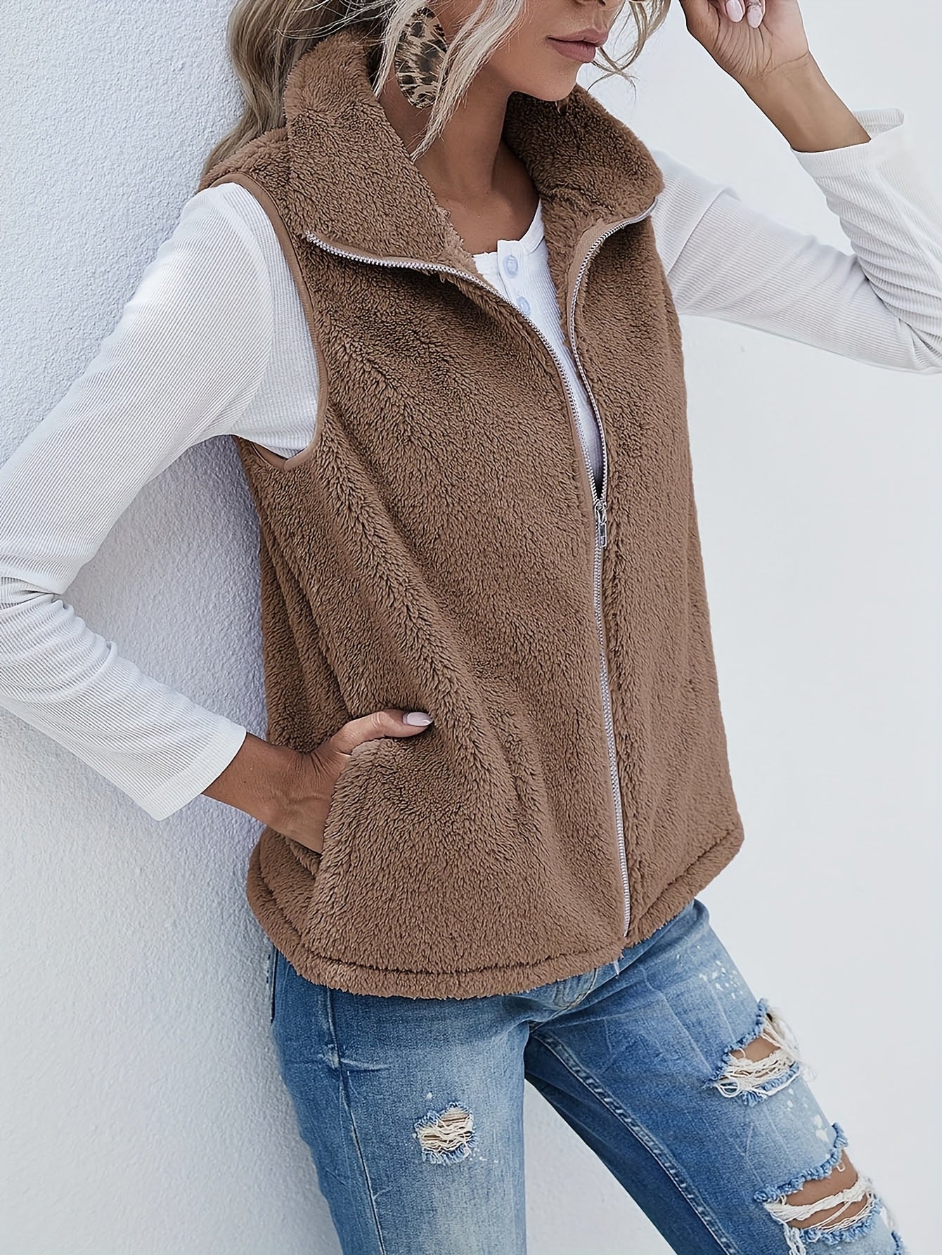 Lightweight Sleeveless Cardigan with a Zipper, Featuring Double-Sided Fleece, Perfect for Autumn And Winter, Complete with Pockets