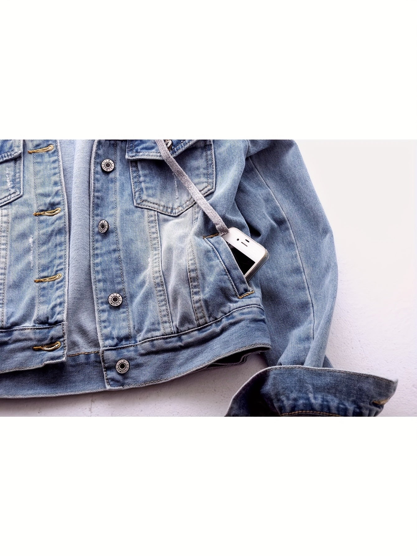 Plus Size Women's Casual Denim Jacket, Long-sleeved Hooded Short Denim Coat. The Hood Can Be Detached. It Is Suitable for Spring And Autumn Seasons And Any Occasion