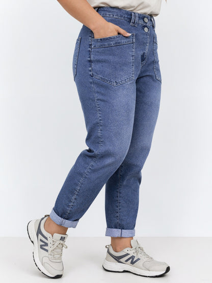 Plus Size Women'S Stretch Mid-Rise Straight Leg Jeans with Slanted Pockets - Versatile Year-Round Denim for Casual Everyday Wear Workwear Style, Relaxed Fit, Suitable for All Seasons, Casual And Semi-Formal Occasions