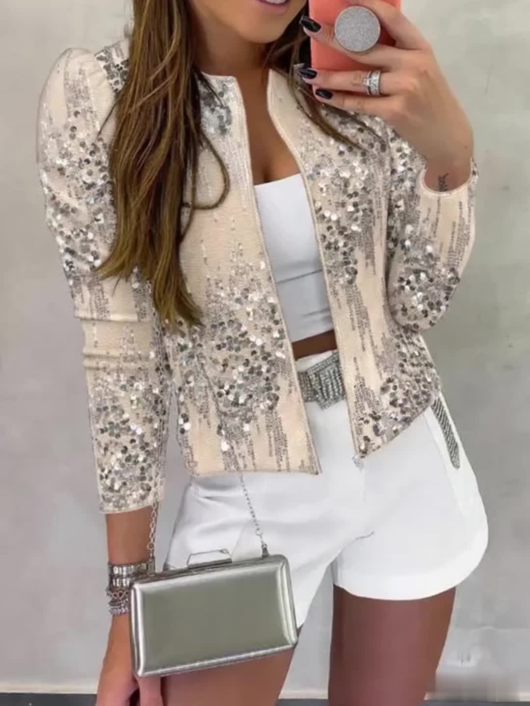 A Short Jacket with A Silvery Sequined Zipper Design In The European And American Style. It's A Long-sleeved Cardigan And A Niche Outerwear for The Autumn Of 2025. It's A Fashionable And Versatile Coat That Catches The Eye for Parties And Dates
