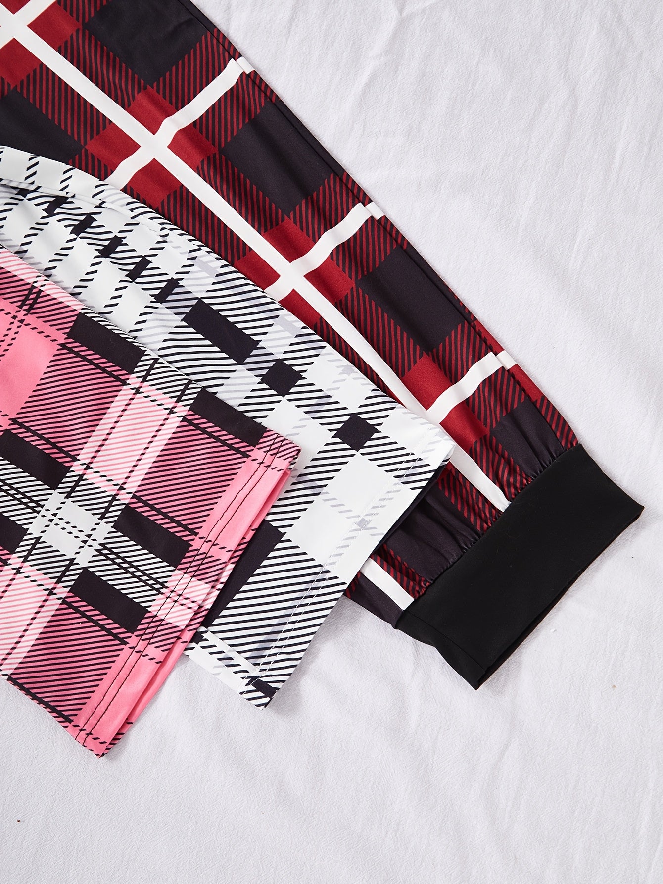A Six-Piece Set of New Casual Home Wear for Women with Heart-Shaped Printed Pockets, Long-Sleeved And Short-Sleeved Tops, Checked Trousers And Pajama Sets