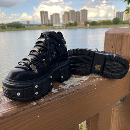 Casual Shoes with a Thick Sole And Black Metal Accents, Featuring a Unisex Retro Punk Design And Lace-Up Style