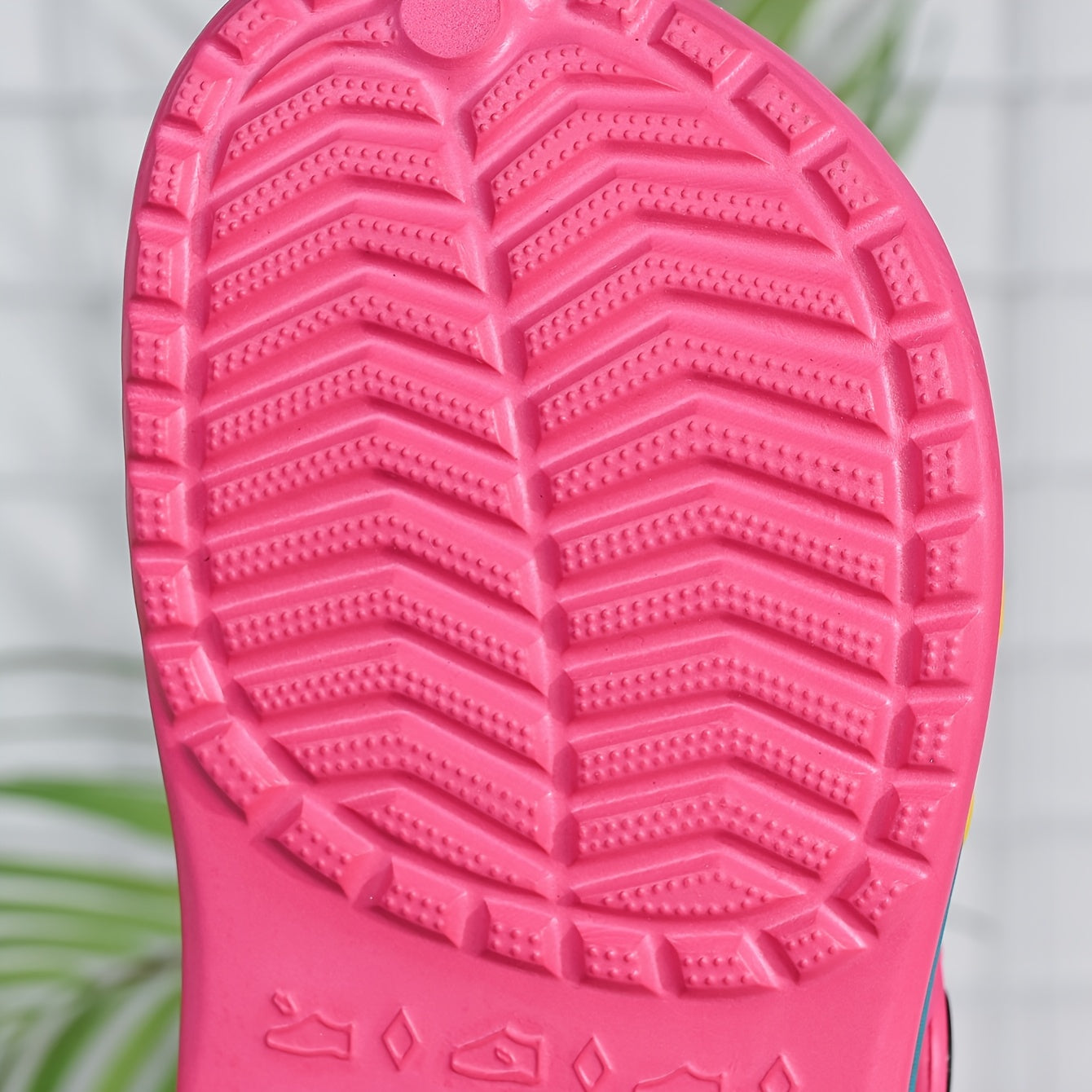 Lightweight And Breathable EVA Slippers That Are Durable, Featuring Cute Cartoon Designs for Kids. These Fashionable And Versatile Clogs Are Perfect Summer Sandals for Both Boys And Girls