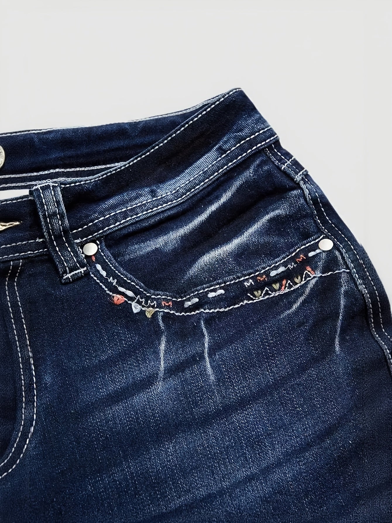 Ladies' Stretch Jeans, Embroidered Back Pocket Design, Slim Fit Versatile Jeans