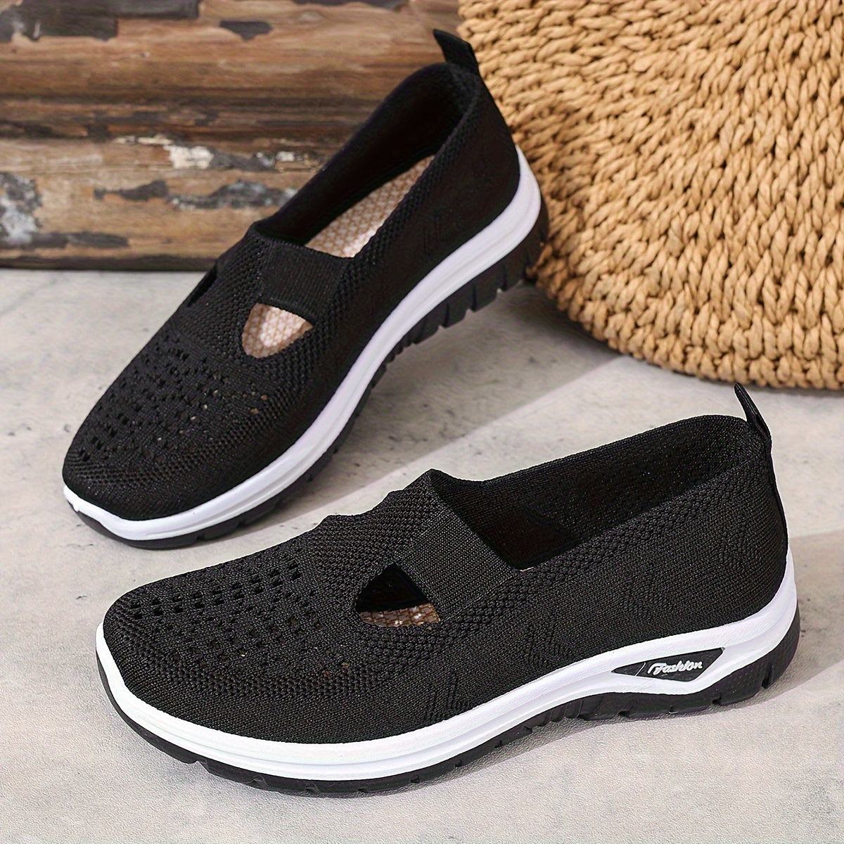 Ladies' Sneakers, One-Pedal Shoes Designed for Comfort. These Casual Footwear Options Are Perfect for The Beach, Vacations, Camping, And Everyday Use, Ideal for Summer. Featuring a Casual Design And a Mesh Upper, These Women'S Sneakers Are a Great C