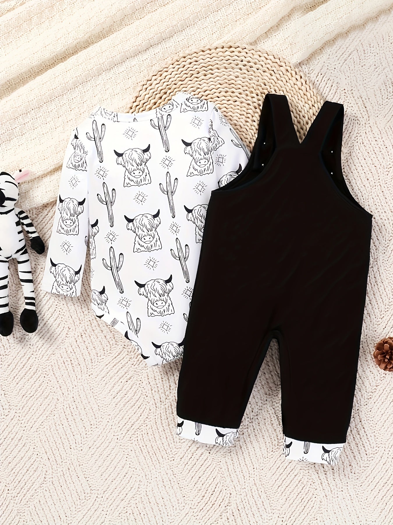 2pcs Of Baby Boy Autumn Style Cow Head Print Long Sleeved Shirt+overalls with Letter Print Set, Perfect for Outdoor