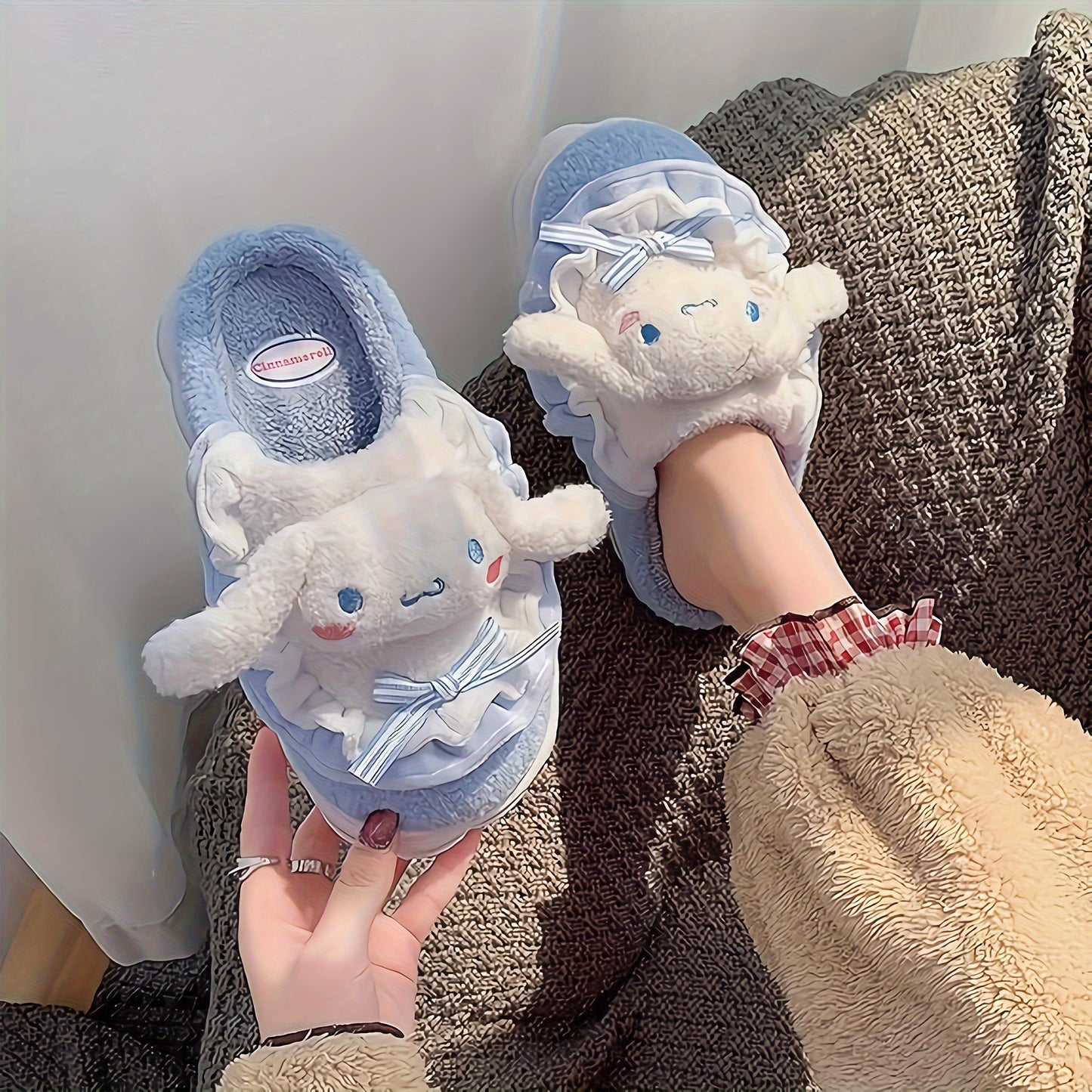 Cute Cinnamoroll Plush Slippers Kawaii Indoor Sport Shoes Camping Warm Platform Non-Slip Home Shoes Y2K Cartoon Soft Padded Plush Bedroom Shoes, Women Shoes