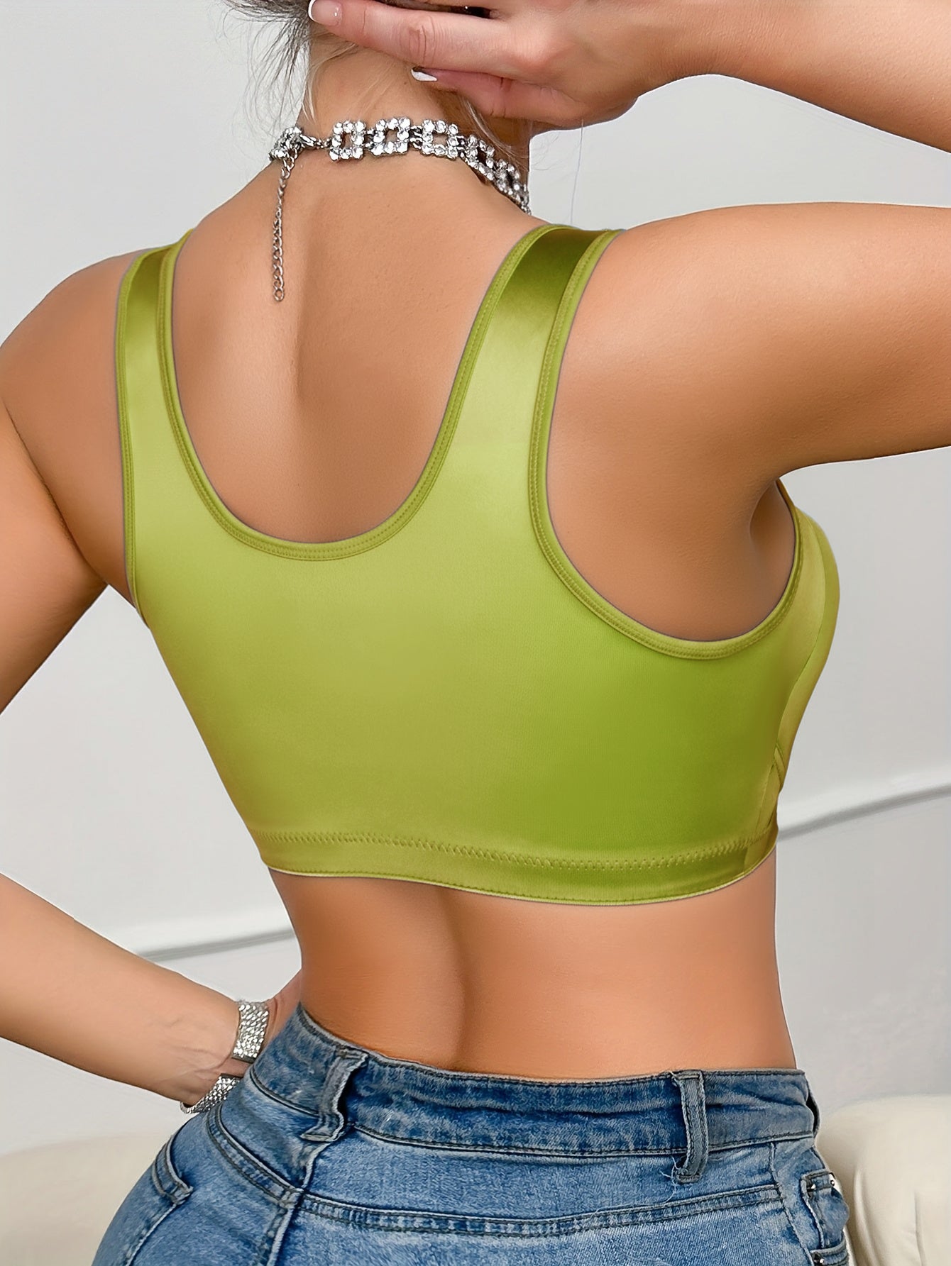 This 1pc Women'S Bra Is Made of High-quality Satin Fabric Without Underwire. It Features A Smooth Front Buckle Design, Providing Comfort and Strong Support. It Is Suitable for People with Large Breasts for Daily Wear and Formal Occasions. It Offe