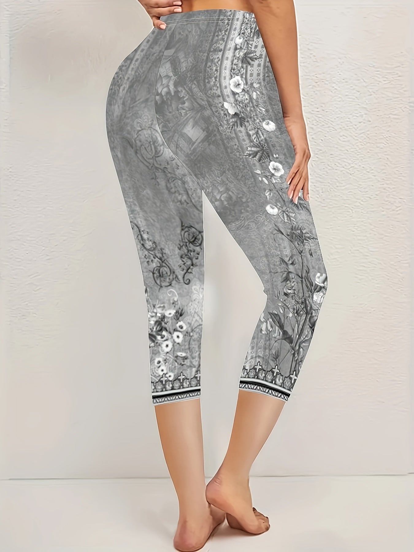 Women'S Gray Floral Capri Leggings - Casual Stretch Polyester/Spandex, Knee-Length with Decorative Trim, Perfect for Spring/Summer/Fall Beach Outings