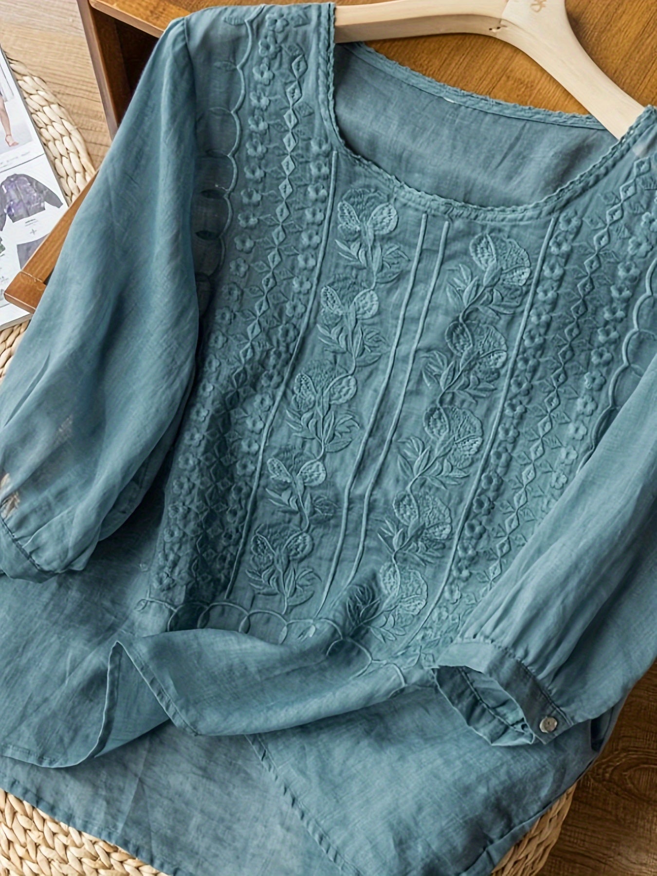 Women'S Embroidered T-Shirt in Various Colors and Sizes