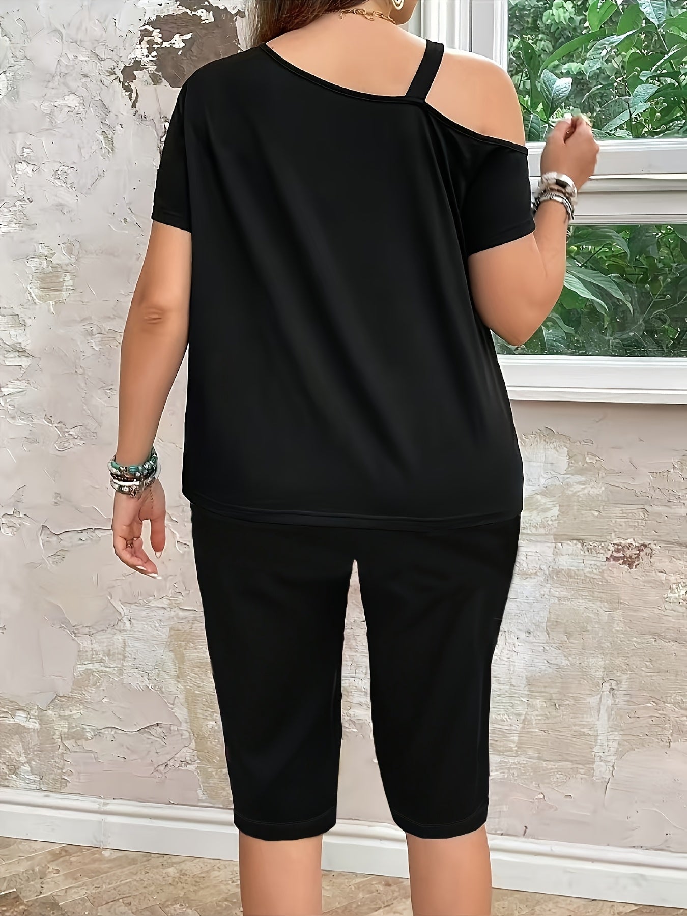 Plus Size, 9802 Plus Size Women's Off-Shoulder 2pcs Set: Casual Top + Capri Pants, Suitable for Summer Daily Wear, Both At Home and Out