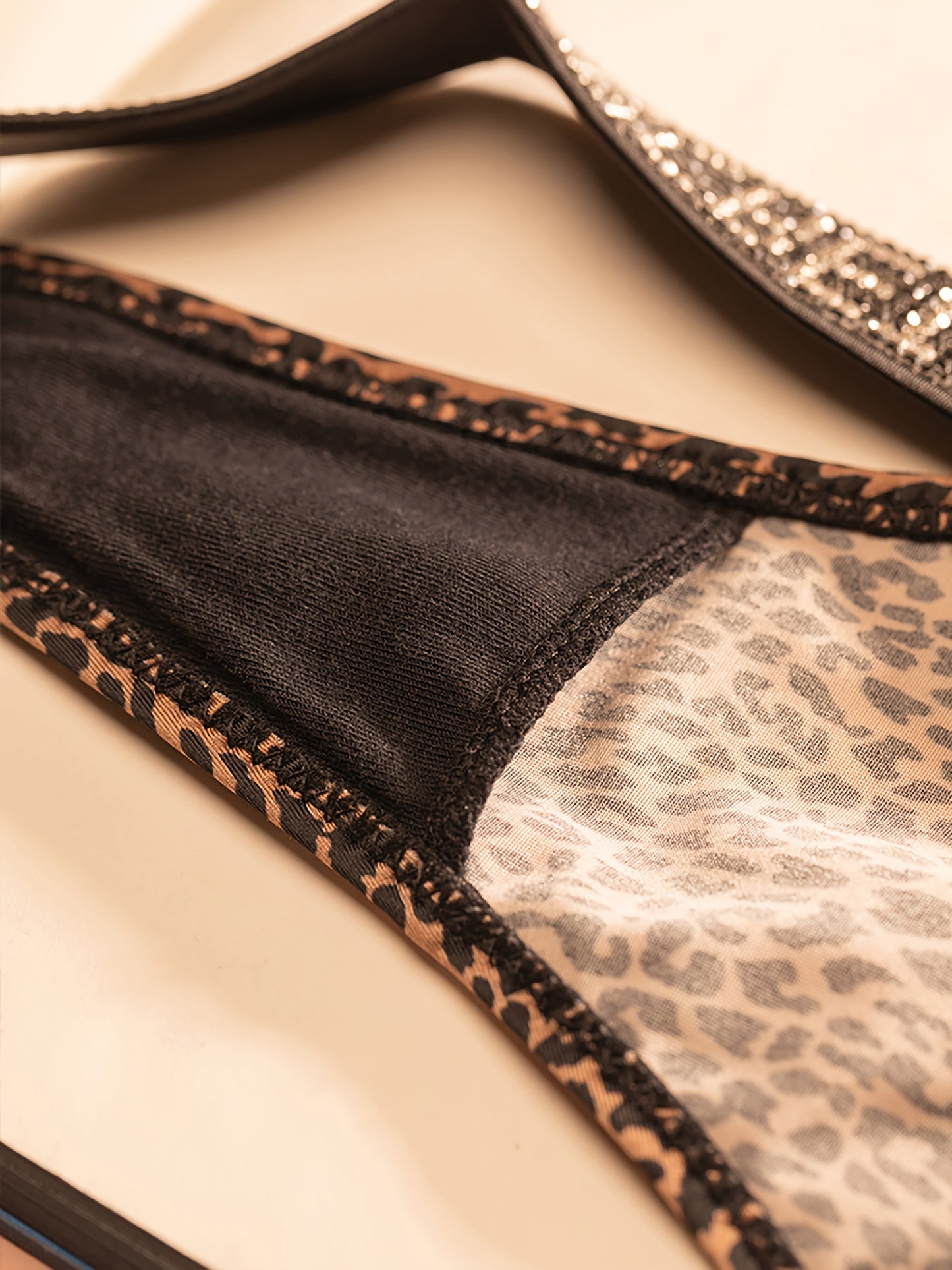 5pcs of Alluring Thongs for Women, Adorned with Rhinestones, Featuring a Low-Rise Design. These Soft And Breathable Panties Offer Comfort And Good Elasticity, Making Them Ideal for Everyday Wear, Sports